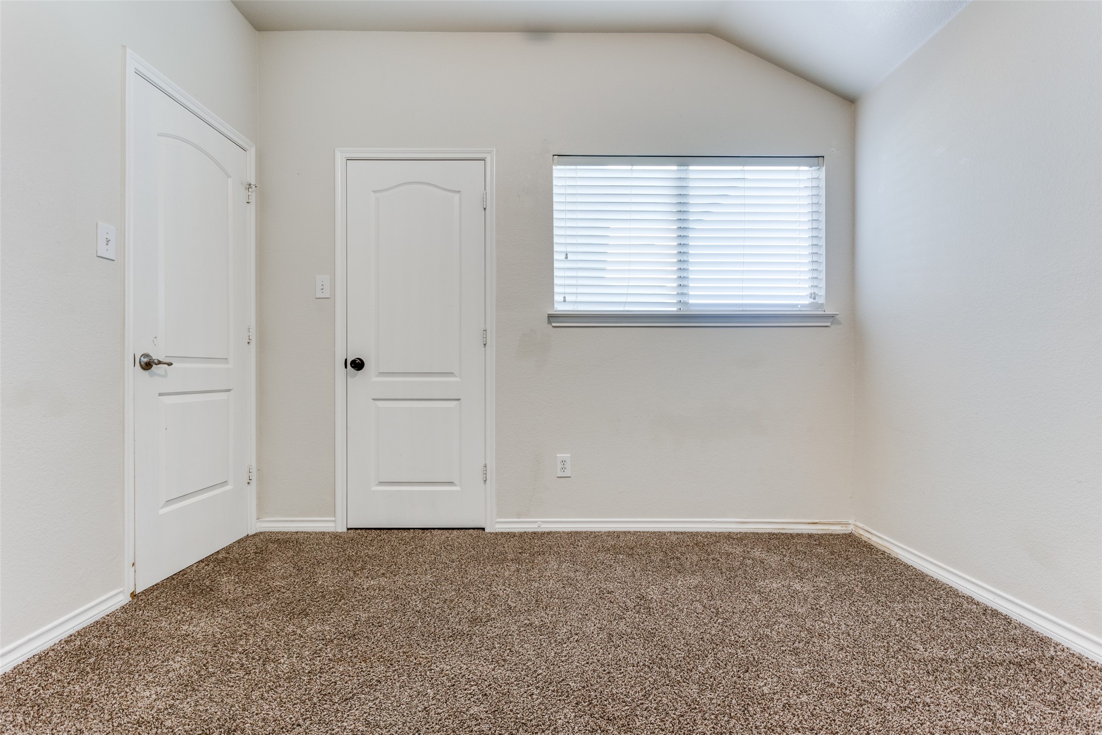 5662 Grosseto Drive