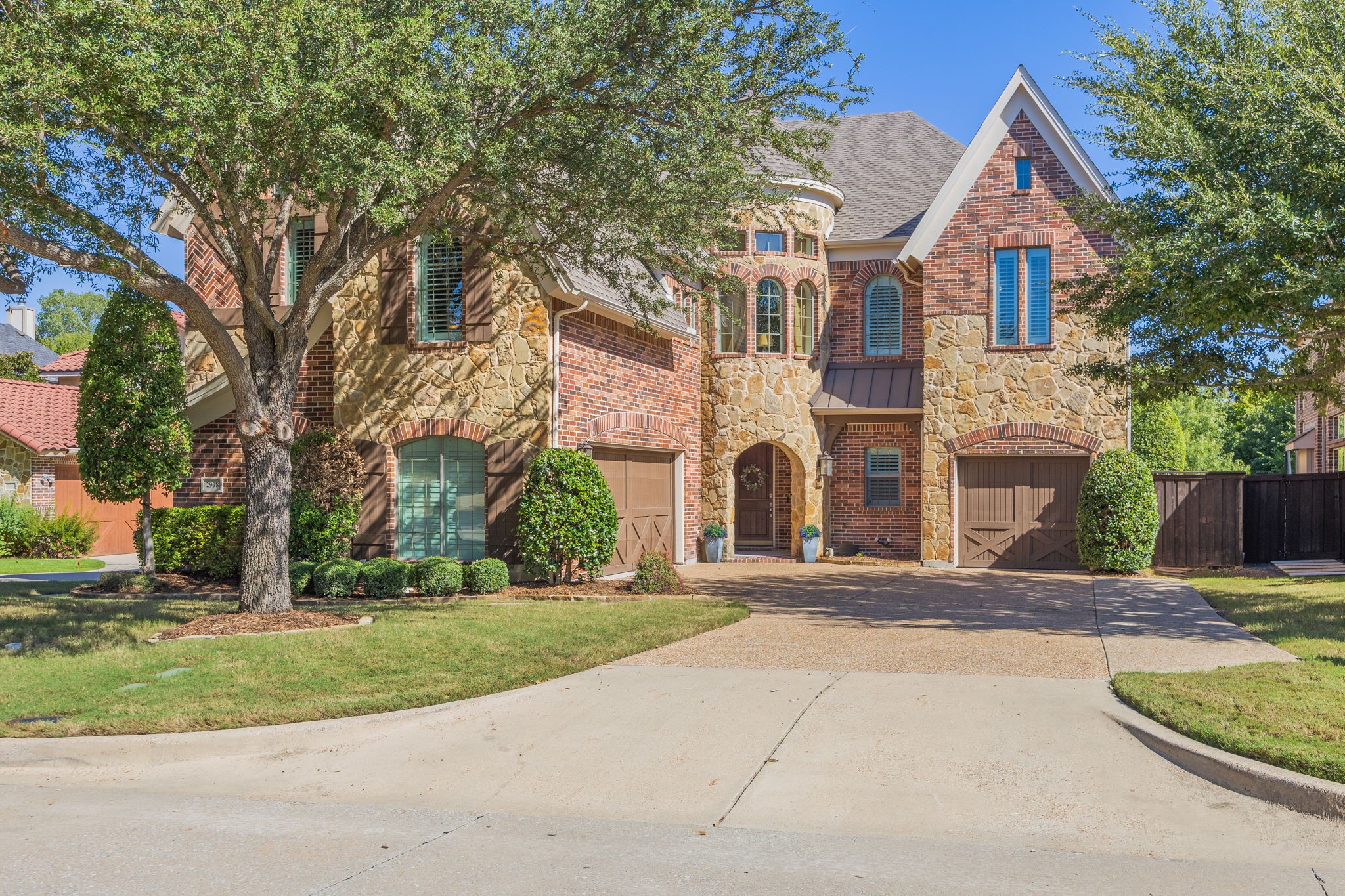 2908 Mountain Creek Drive
