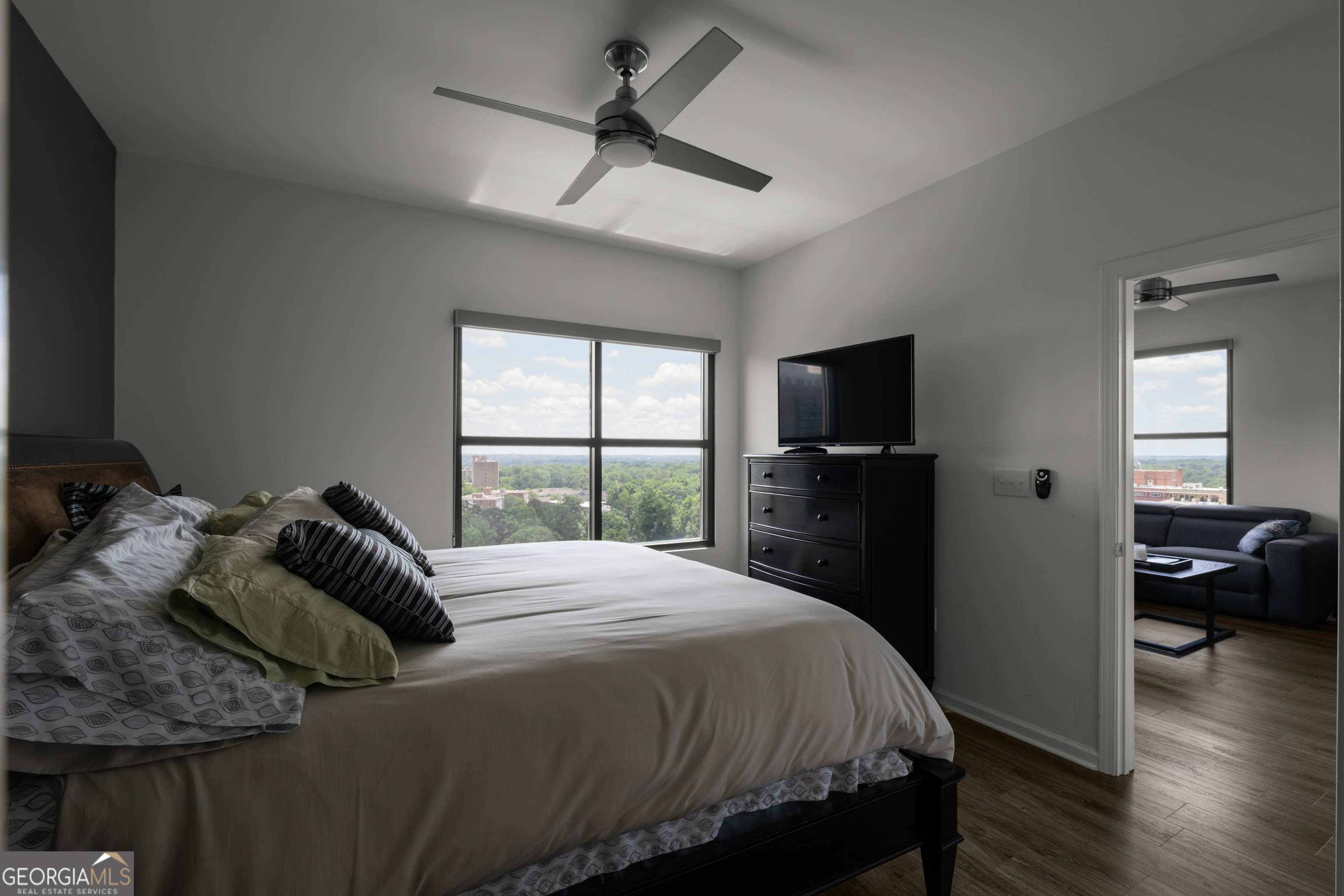 3040 Peachtree Road NW # 1211