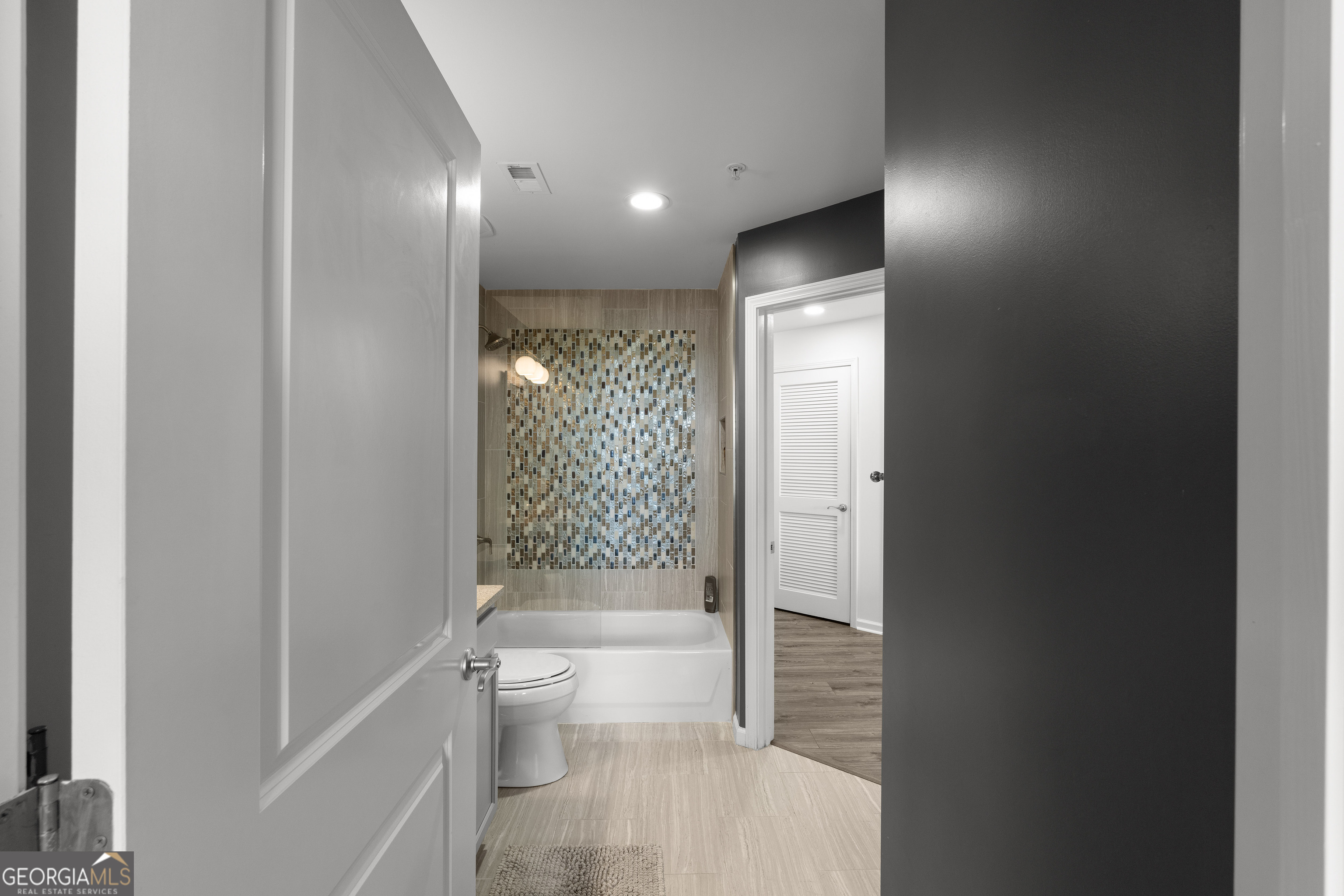 3040 Peachtree Road NW # 1211