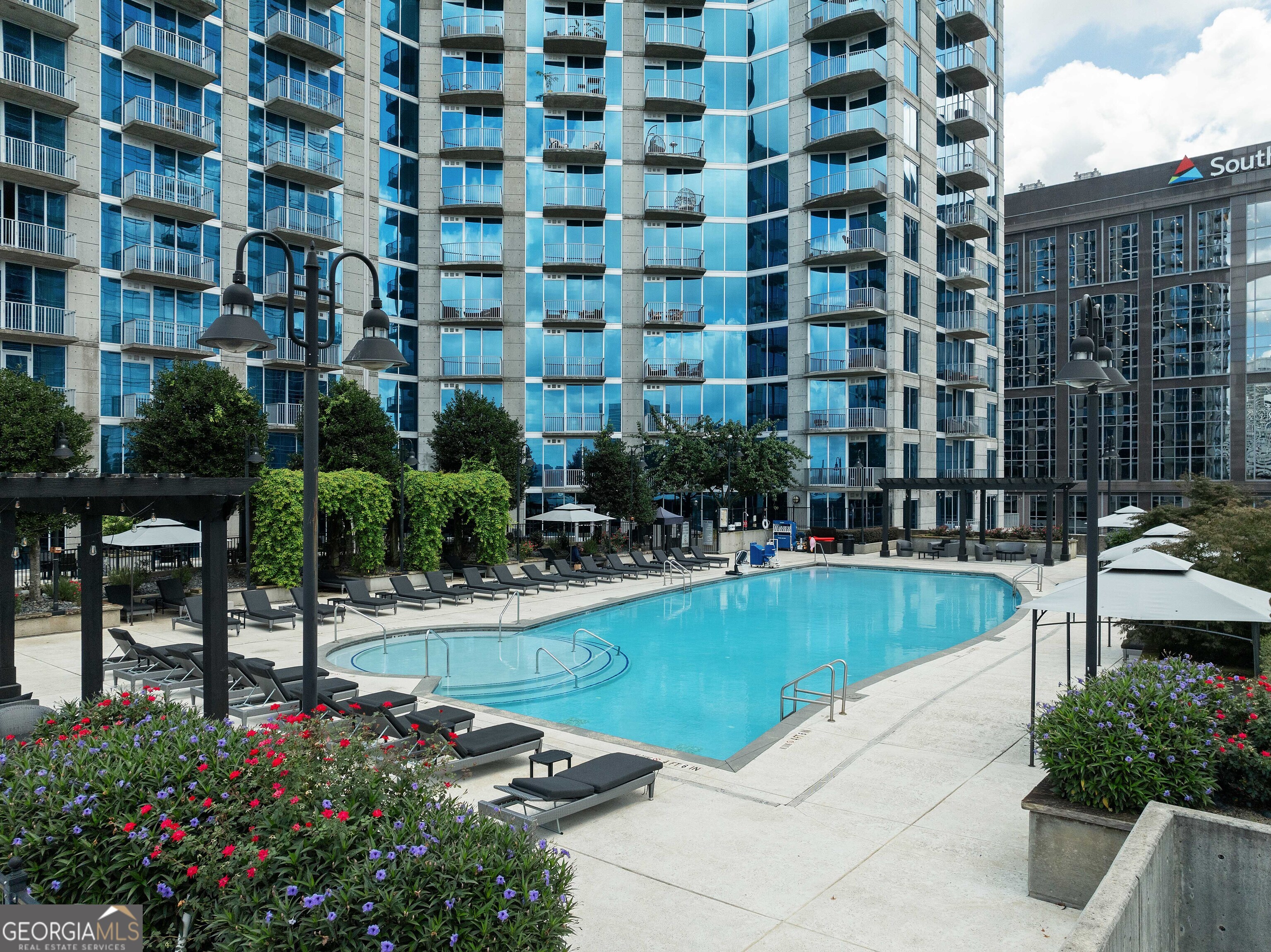 400 W Peachtree Street NW # 908