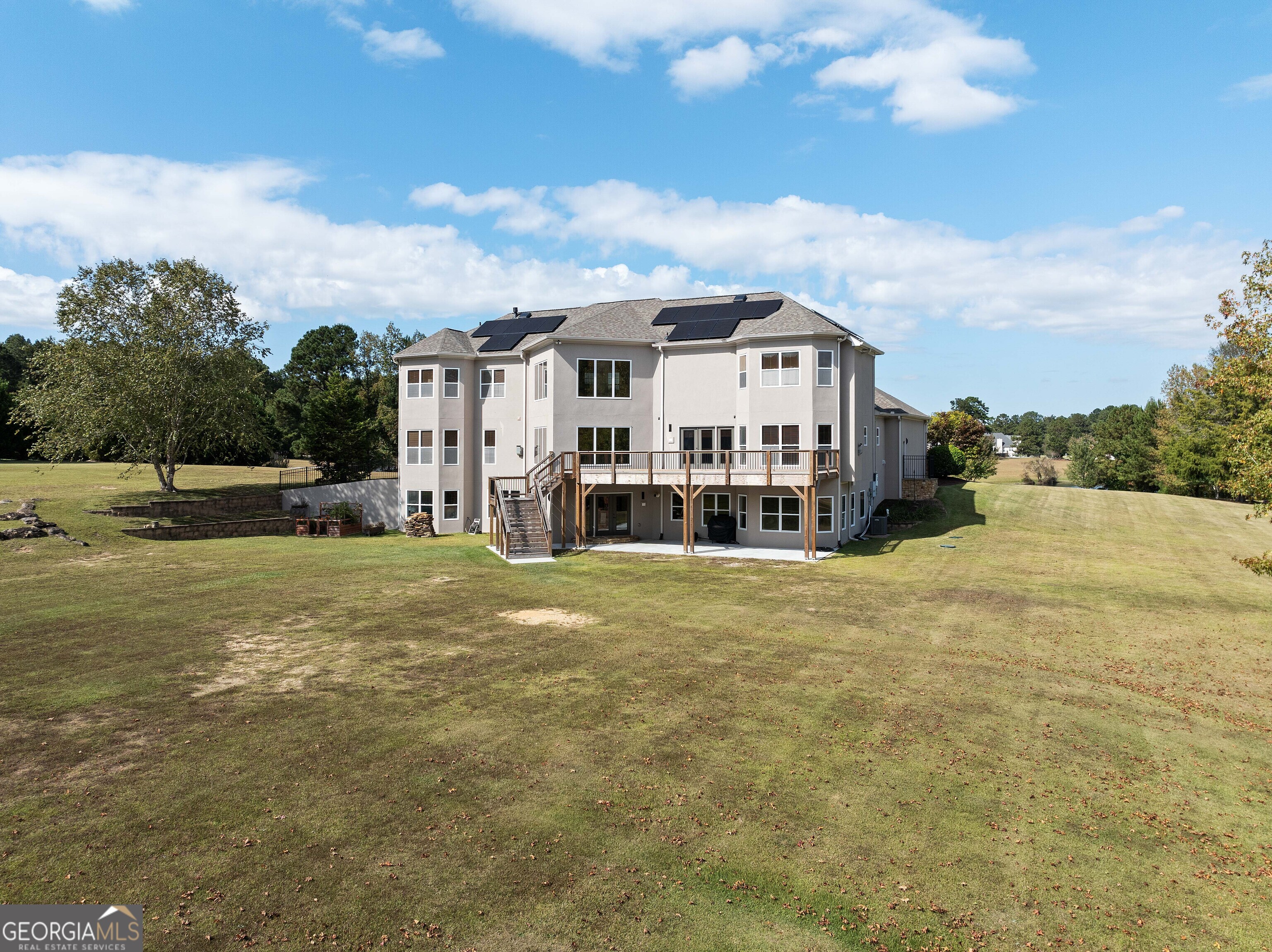 525 Waters Way