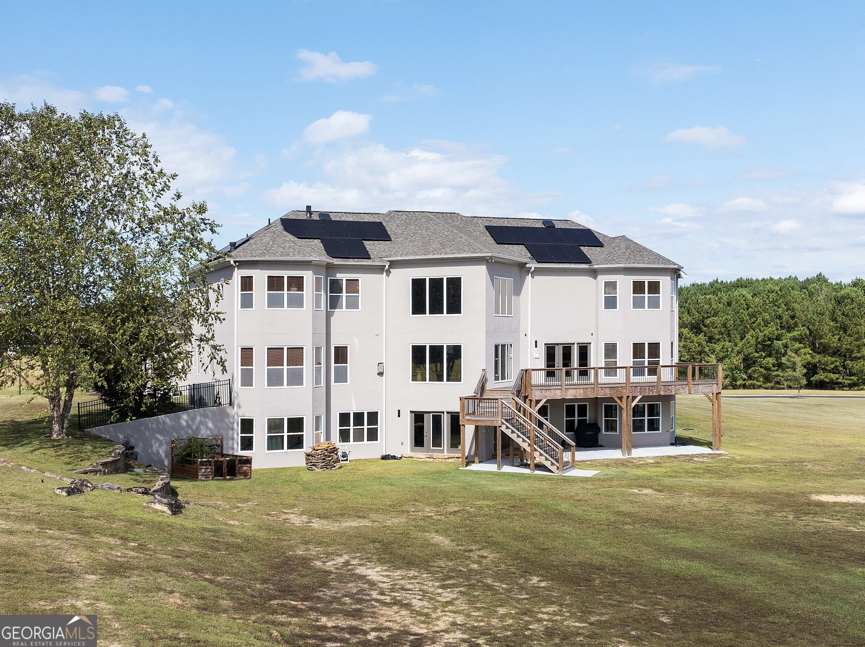 525 Waters Way