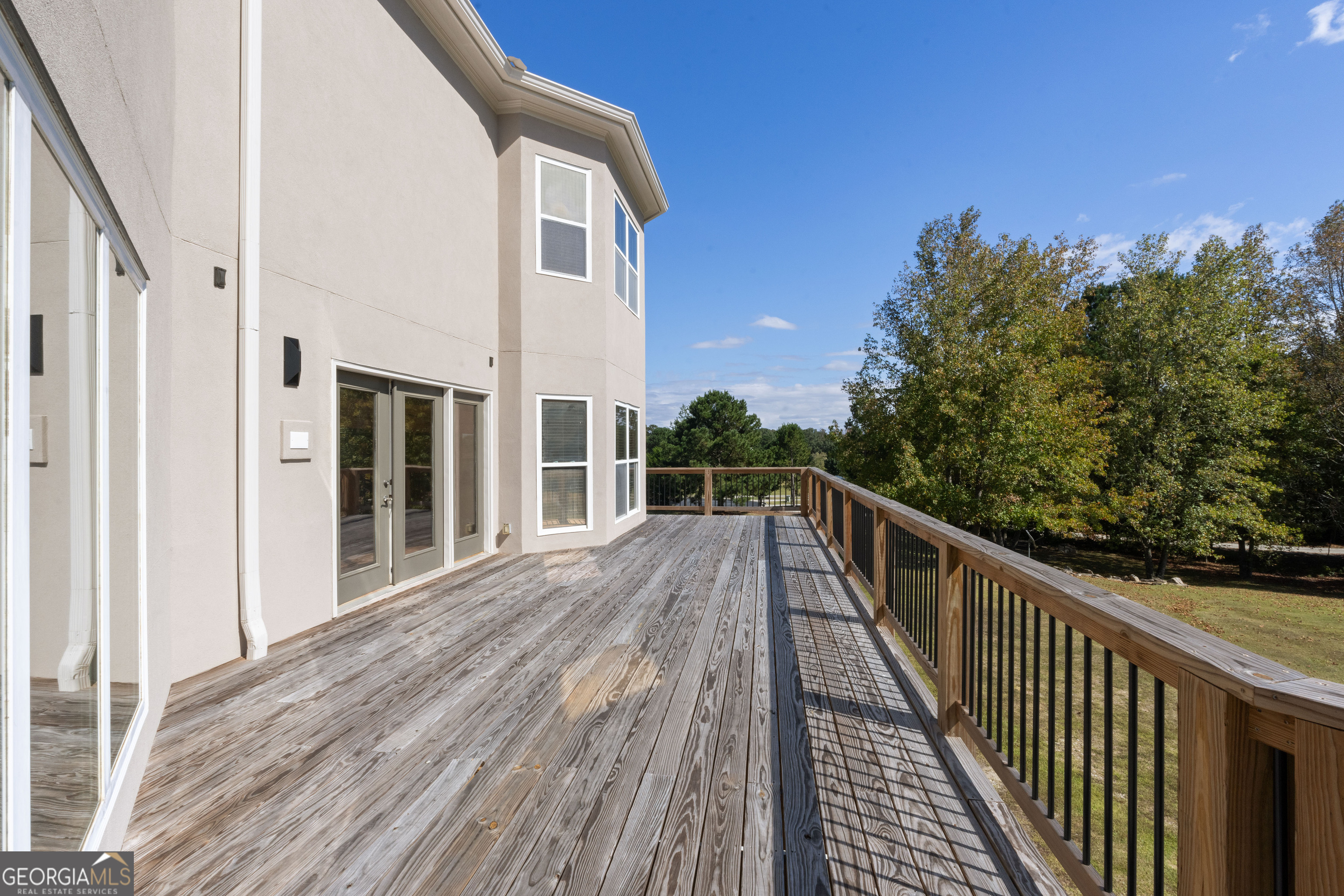 525 Waters Way