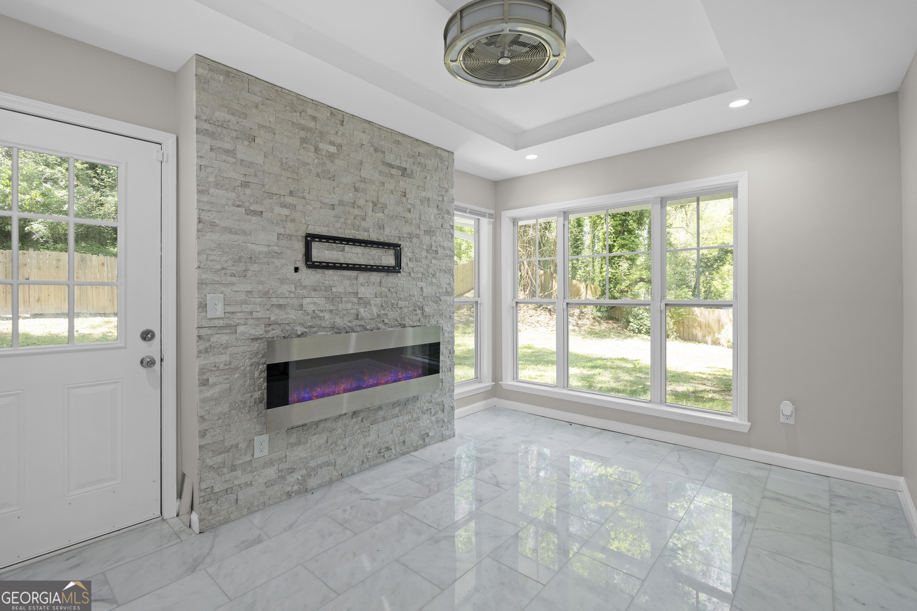 659 Lynn Valley Road SW