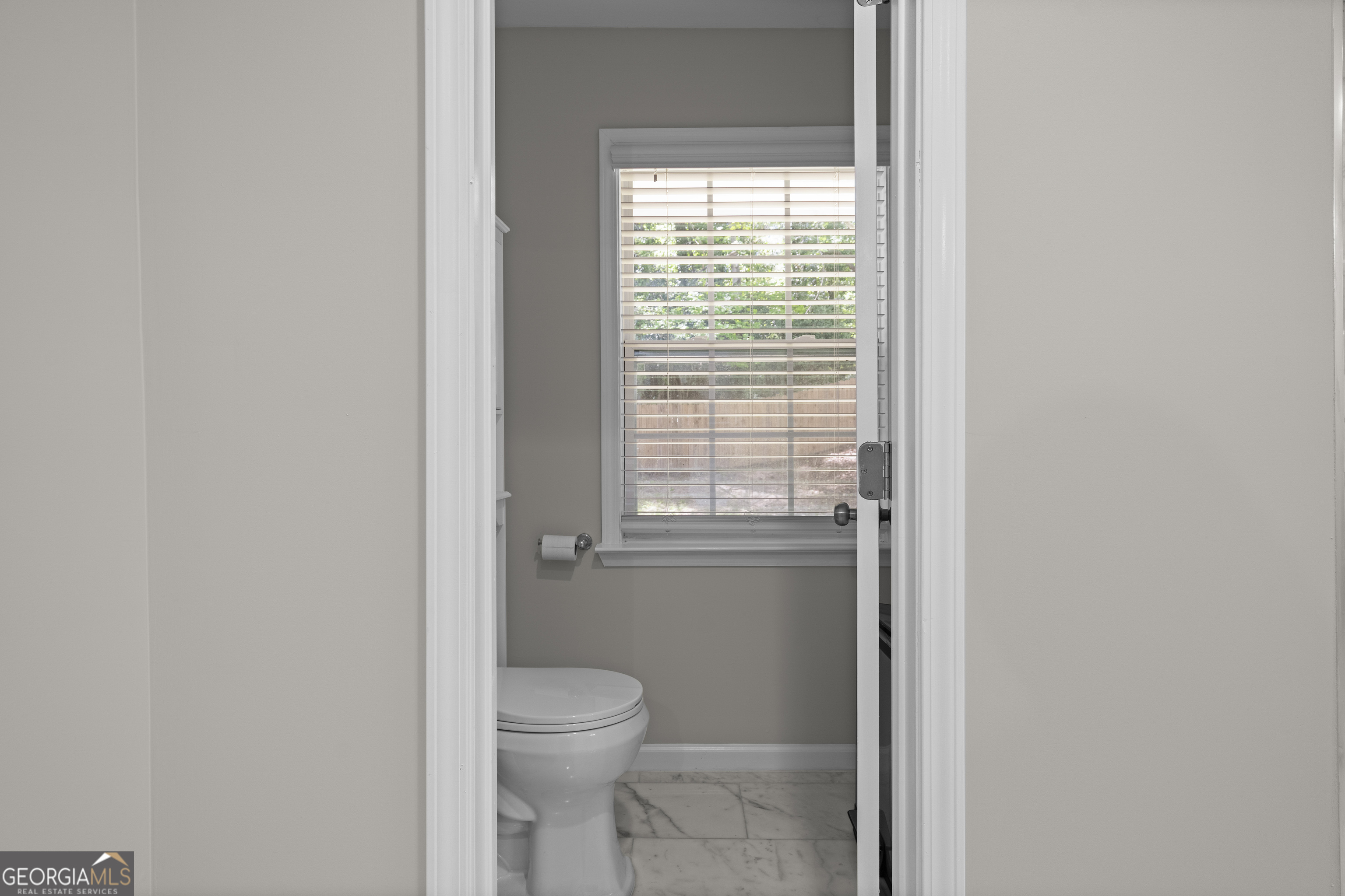 659 Lynn Valley Road SW