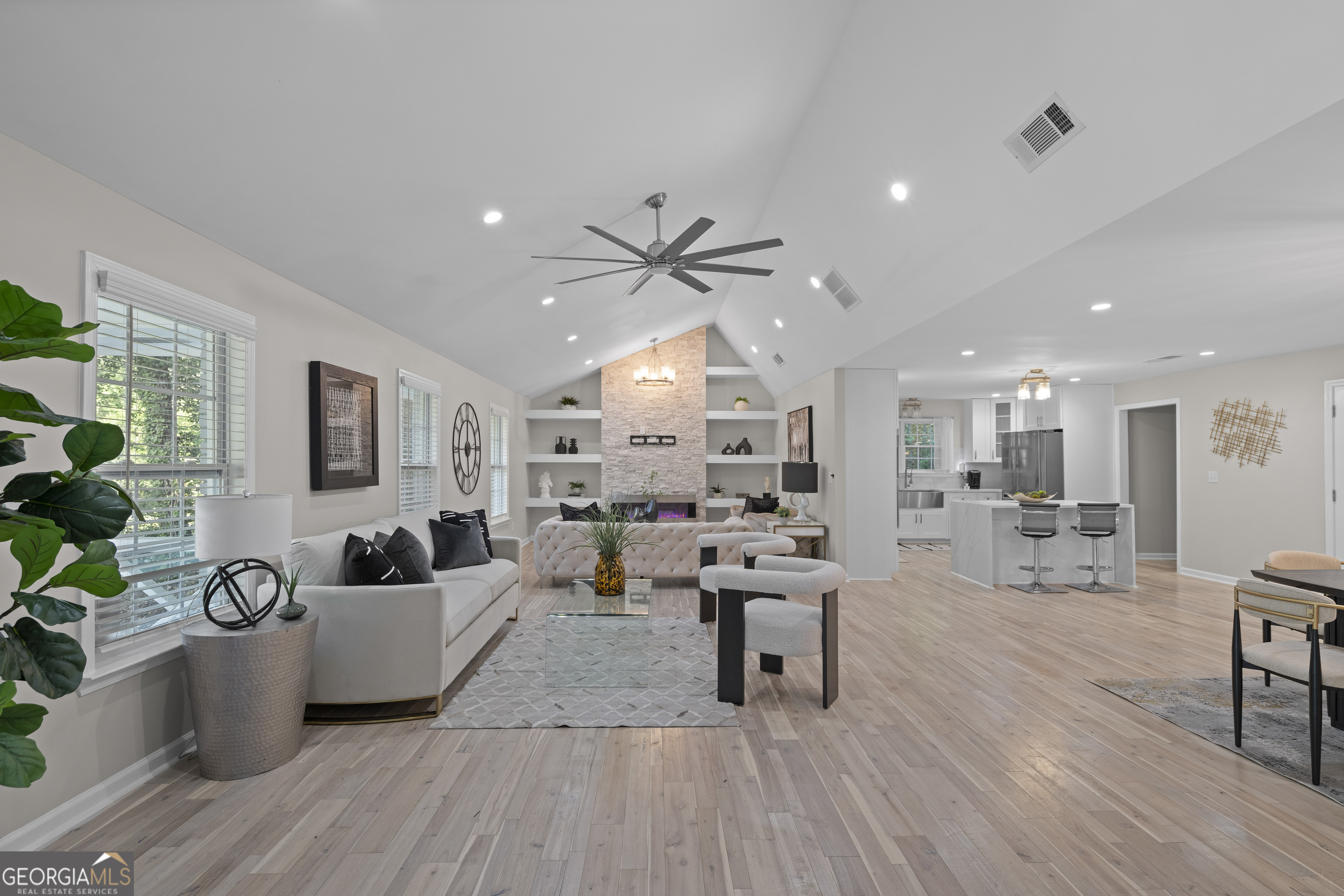 659 Lynn Valley Road SW