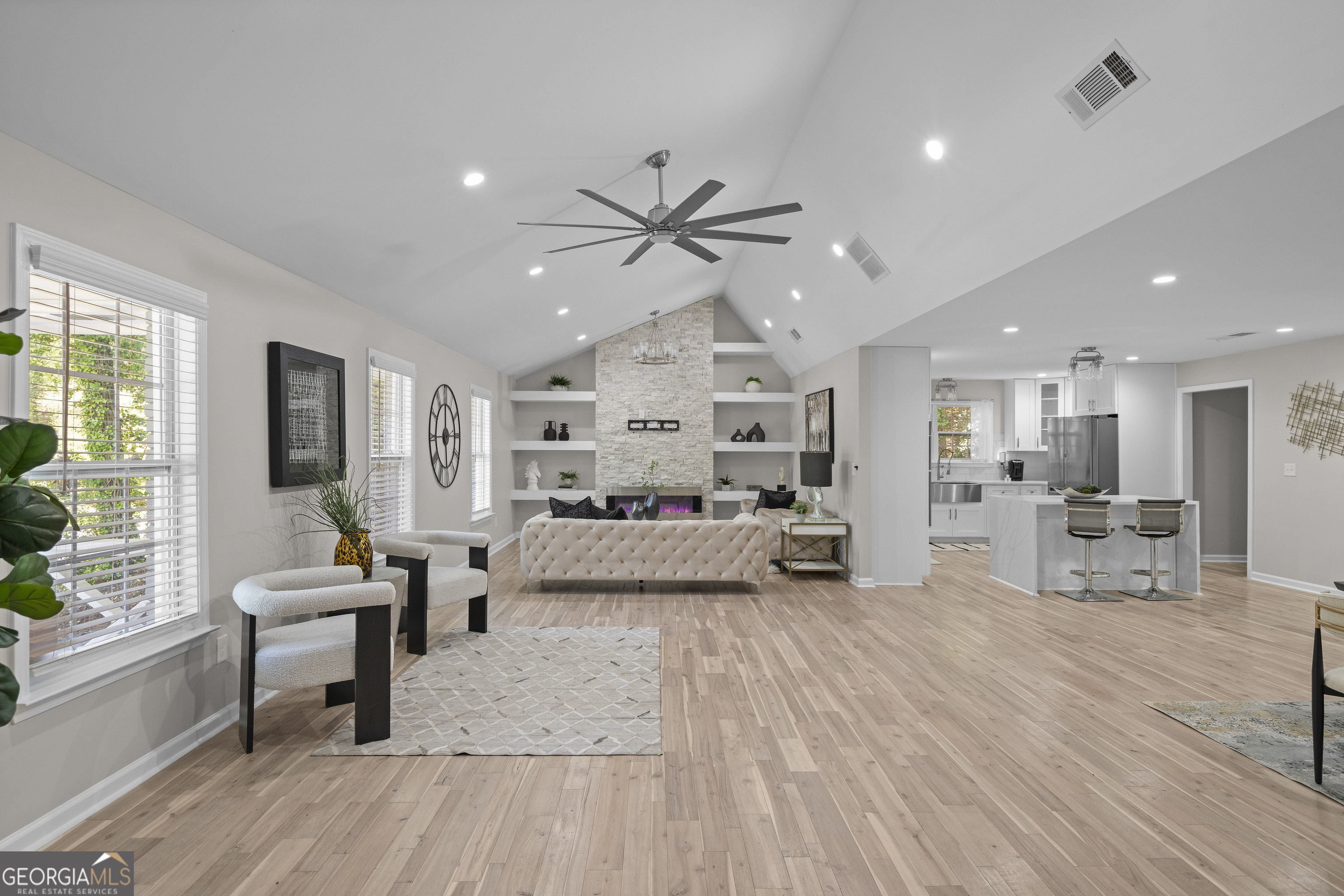 659 Lynn Valley Road SW