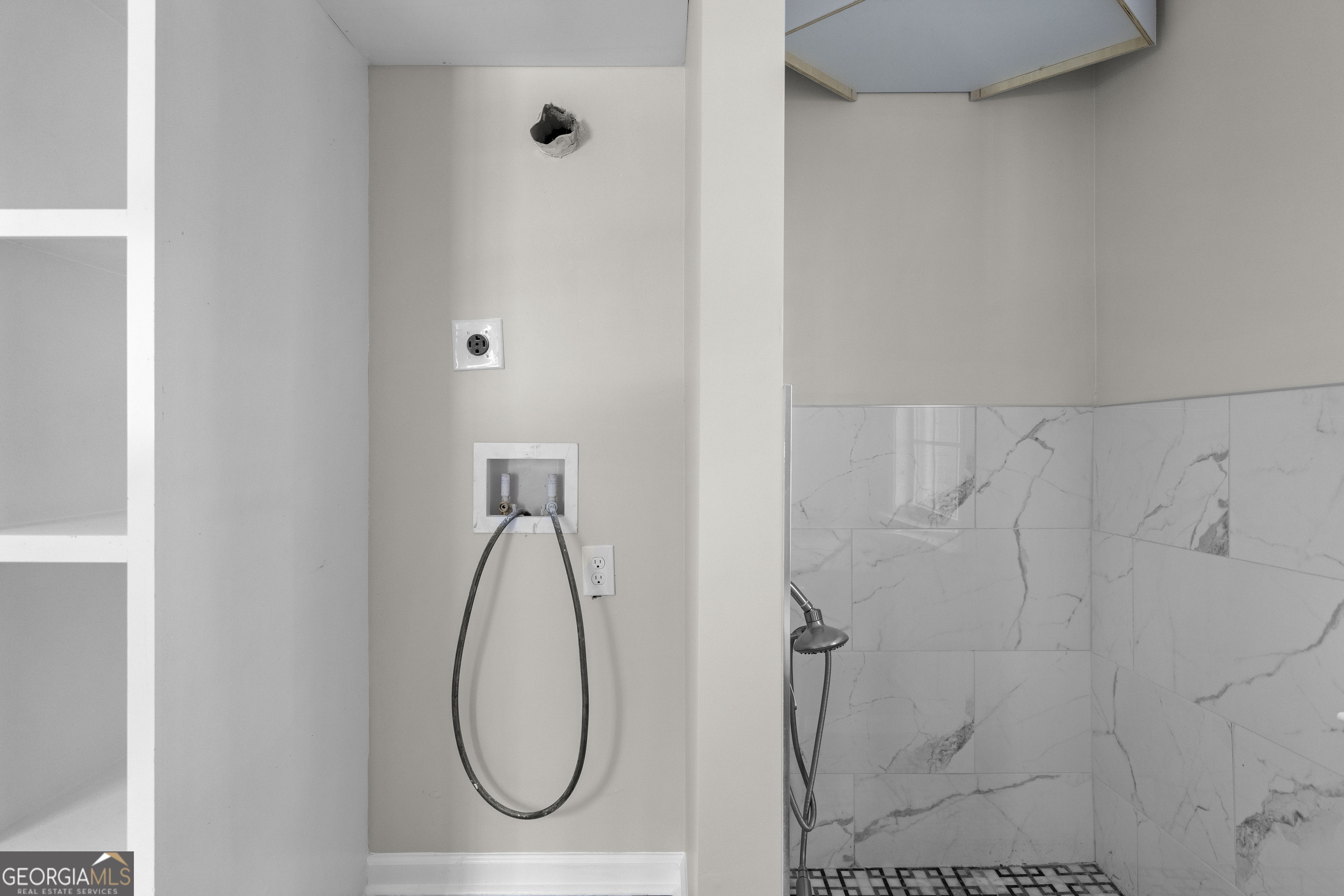 659 Lynn Valley Road SW