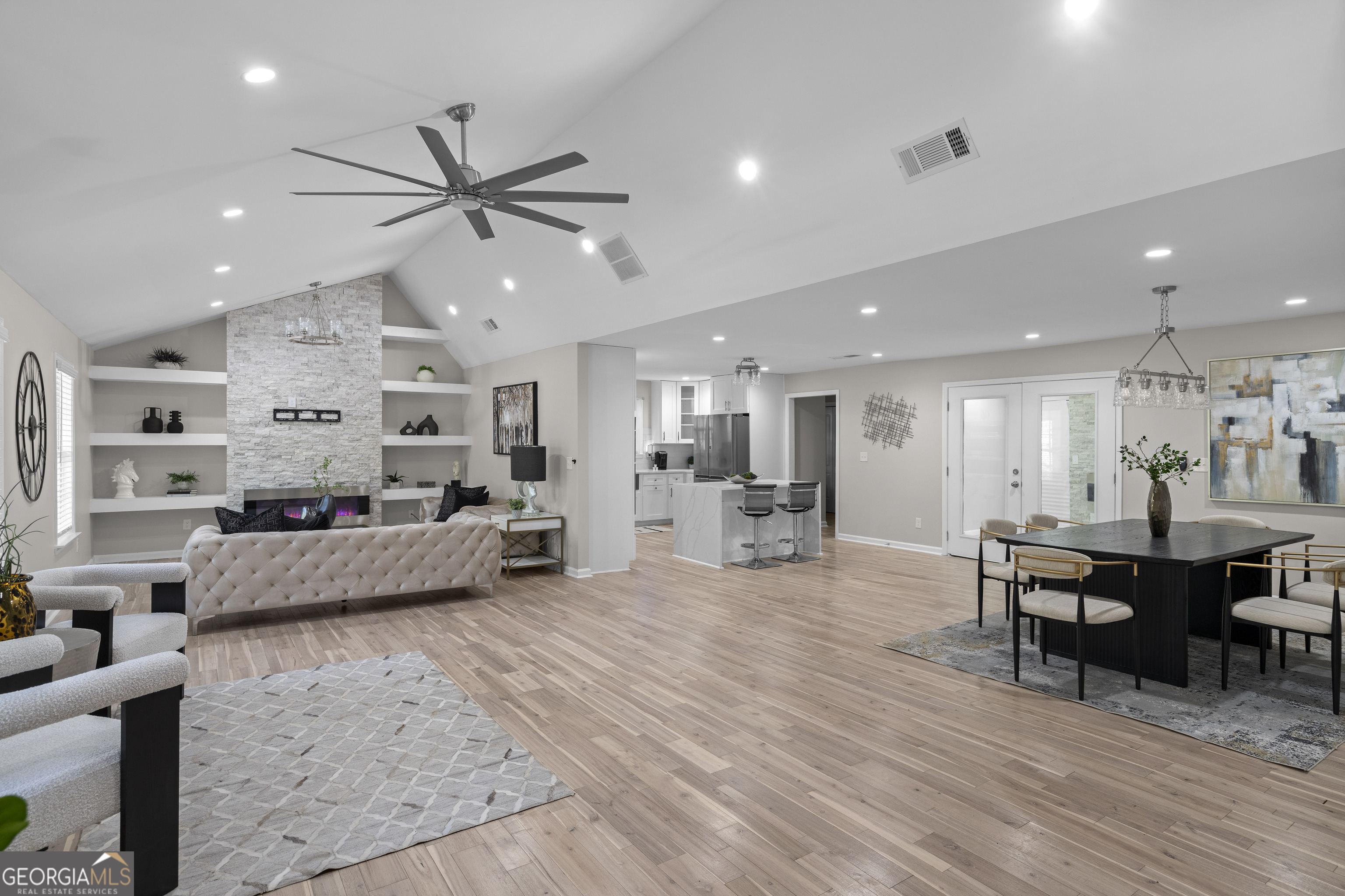 659 Lynn Valley Road SW