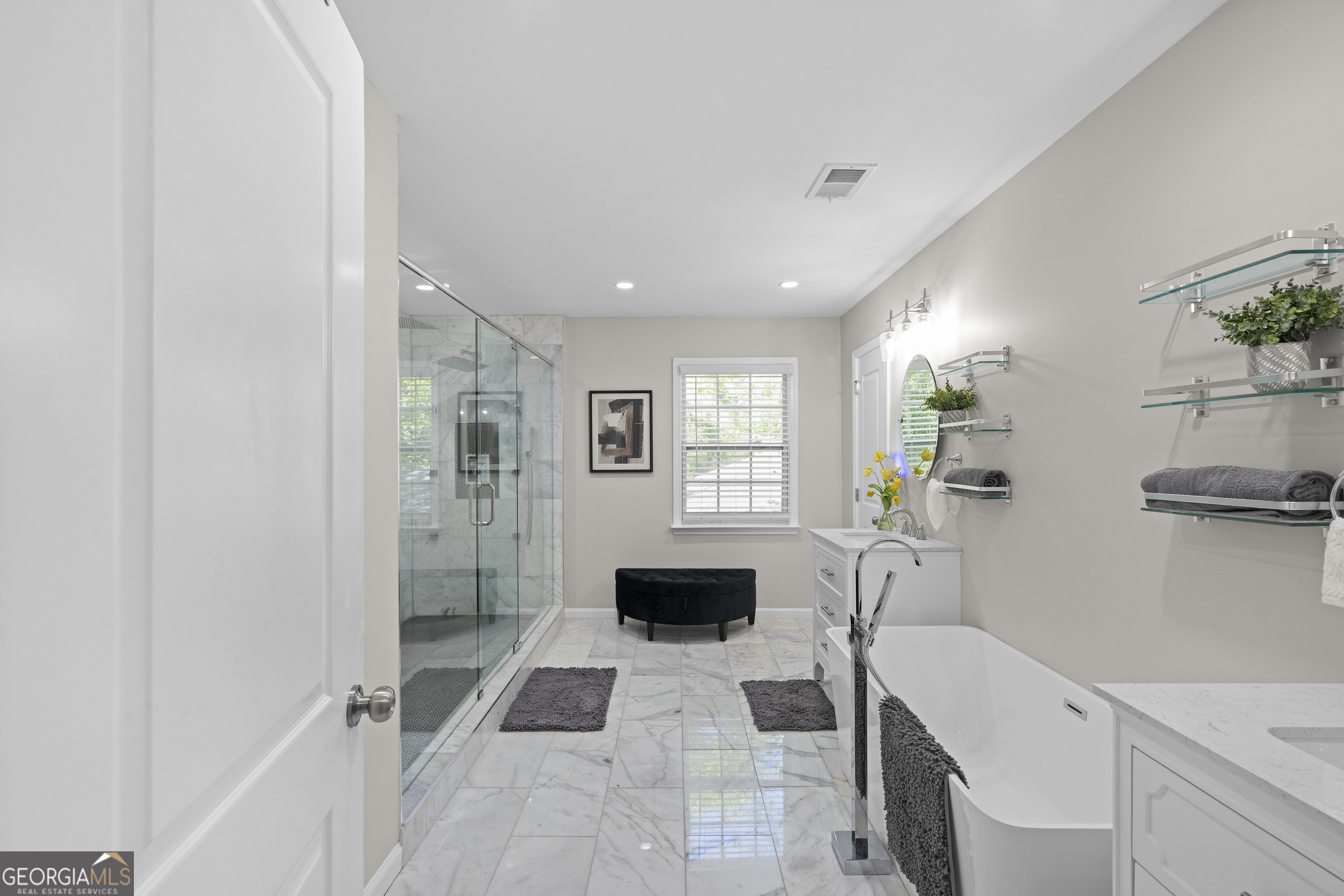 659 Lynn Valley Road SW