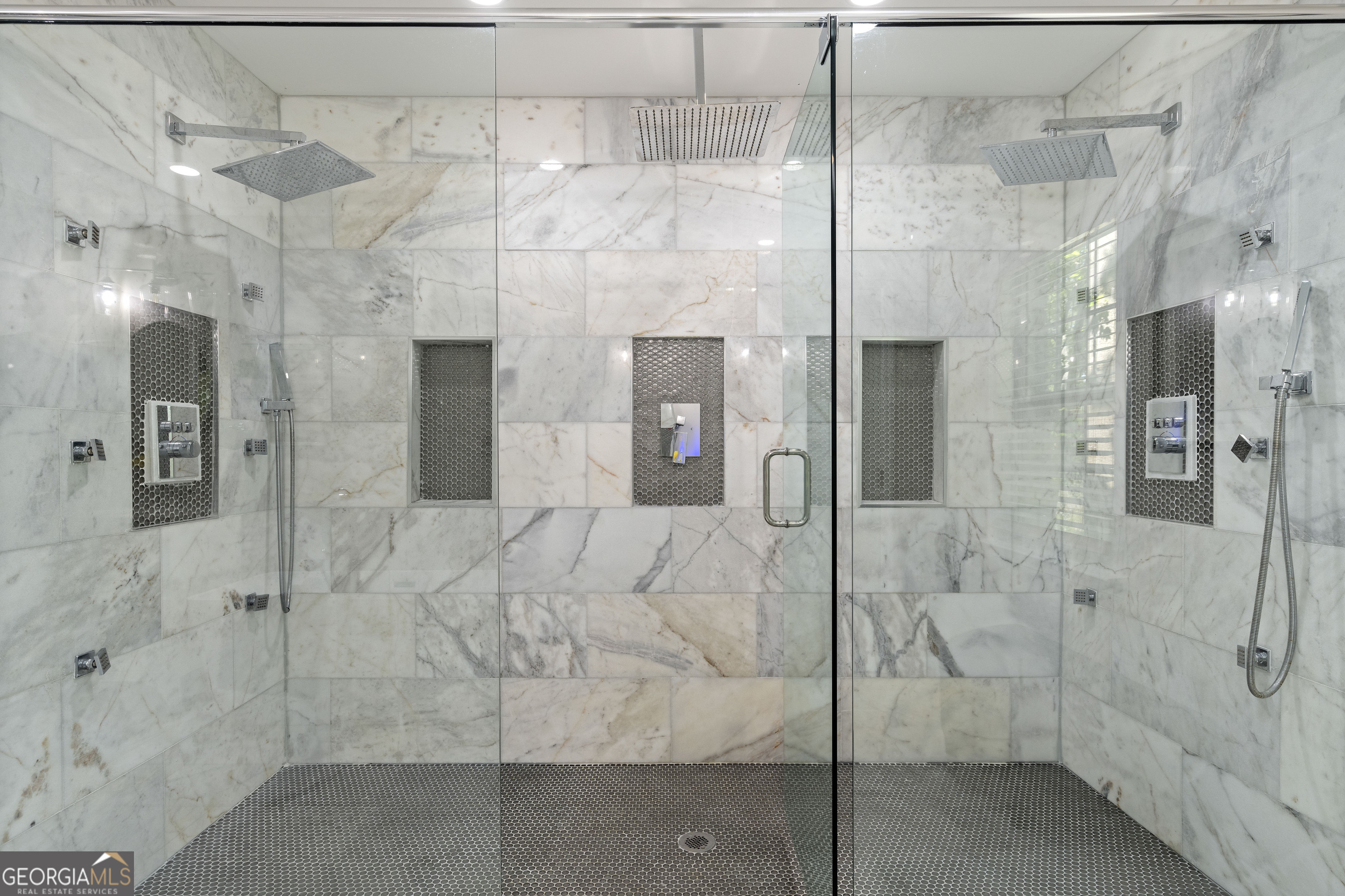 659 Lynn Valley Road SW