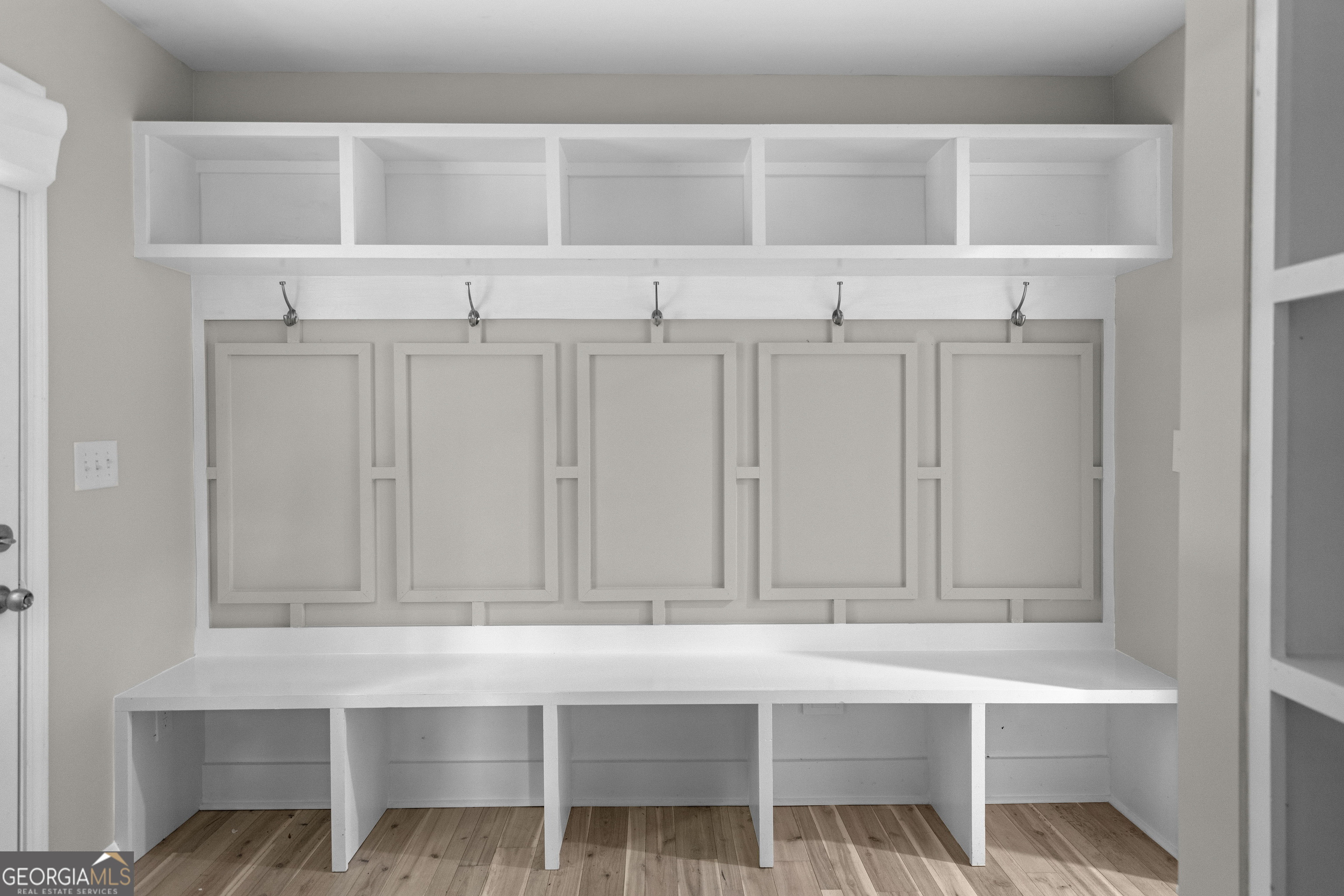 659 Lynn Valley Road SW