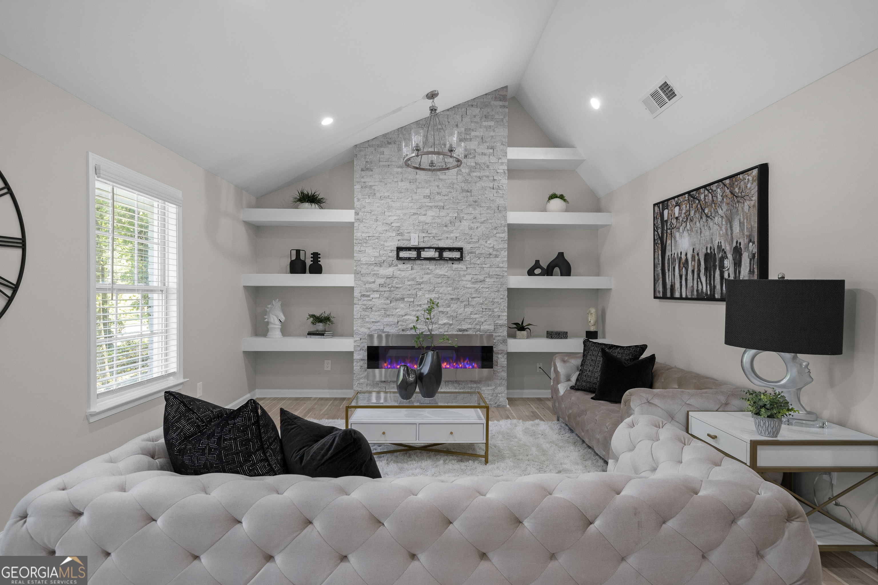 659 Lynn Valley Road SW