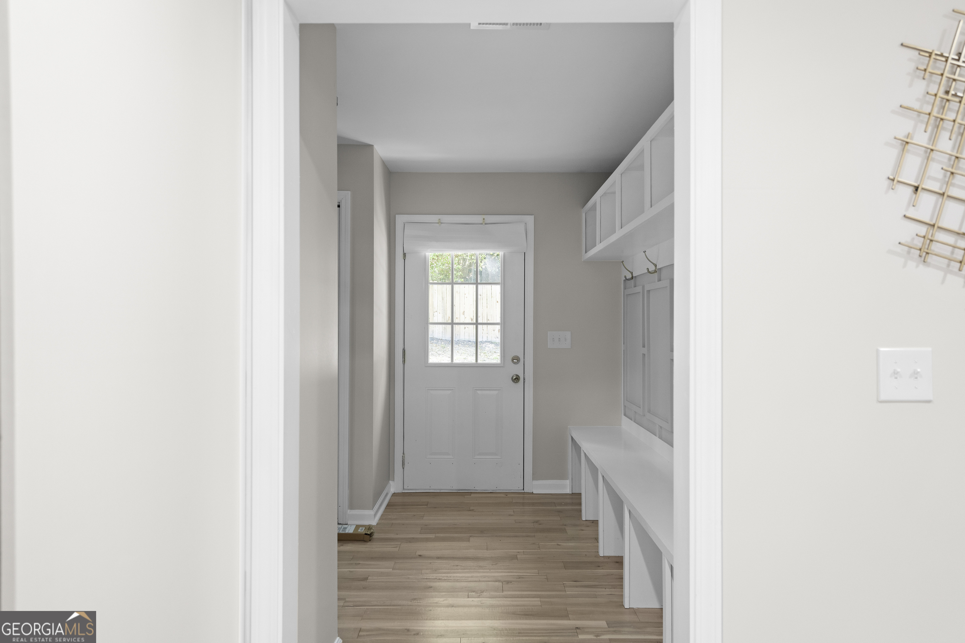 659 Lynn Valley Road SW