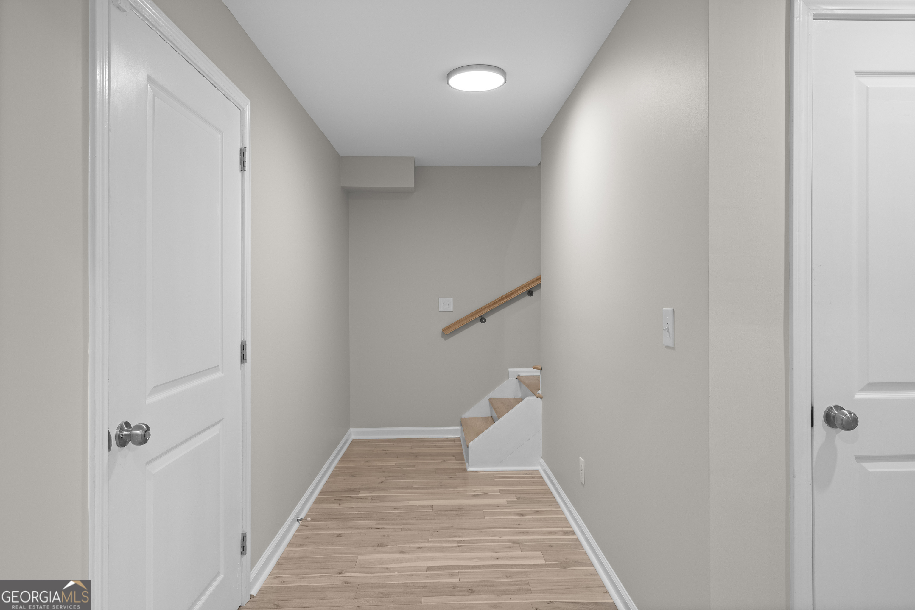 659 Lynn Valley Road SW