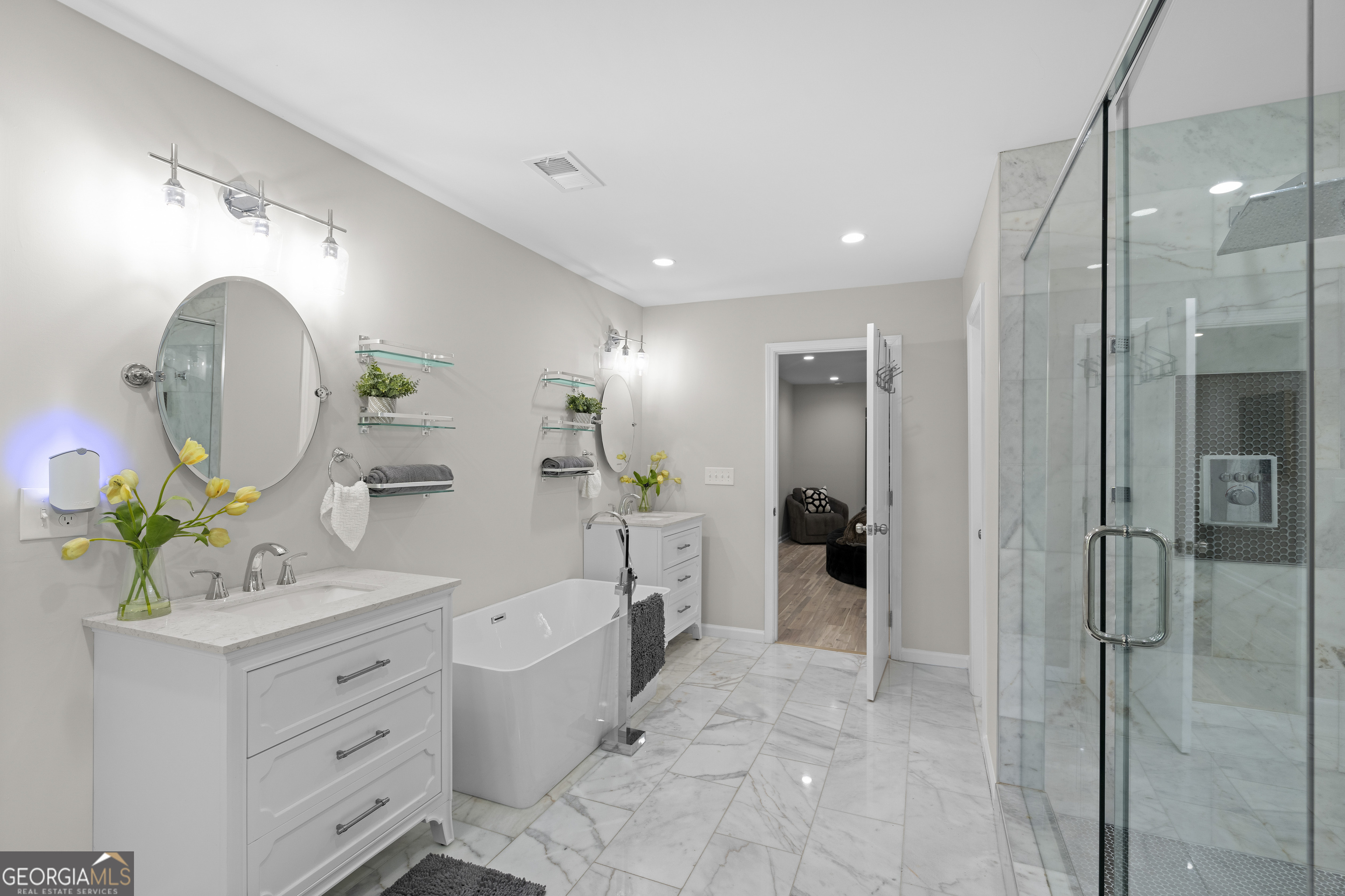 659 Lynn Valley Road SW