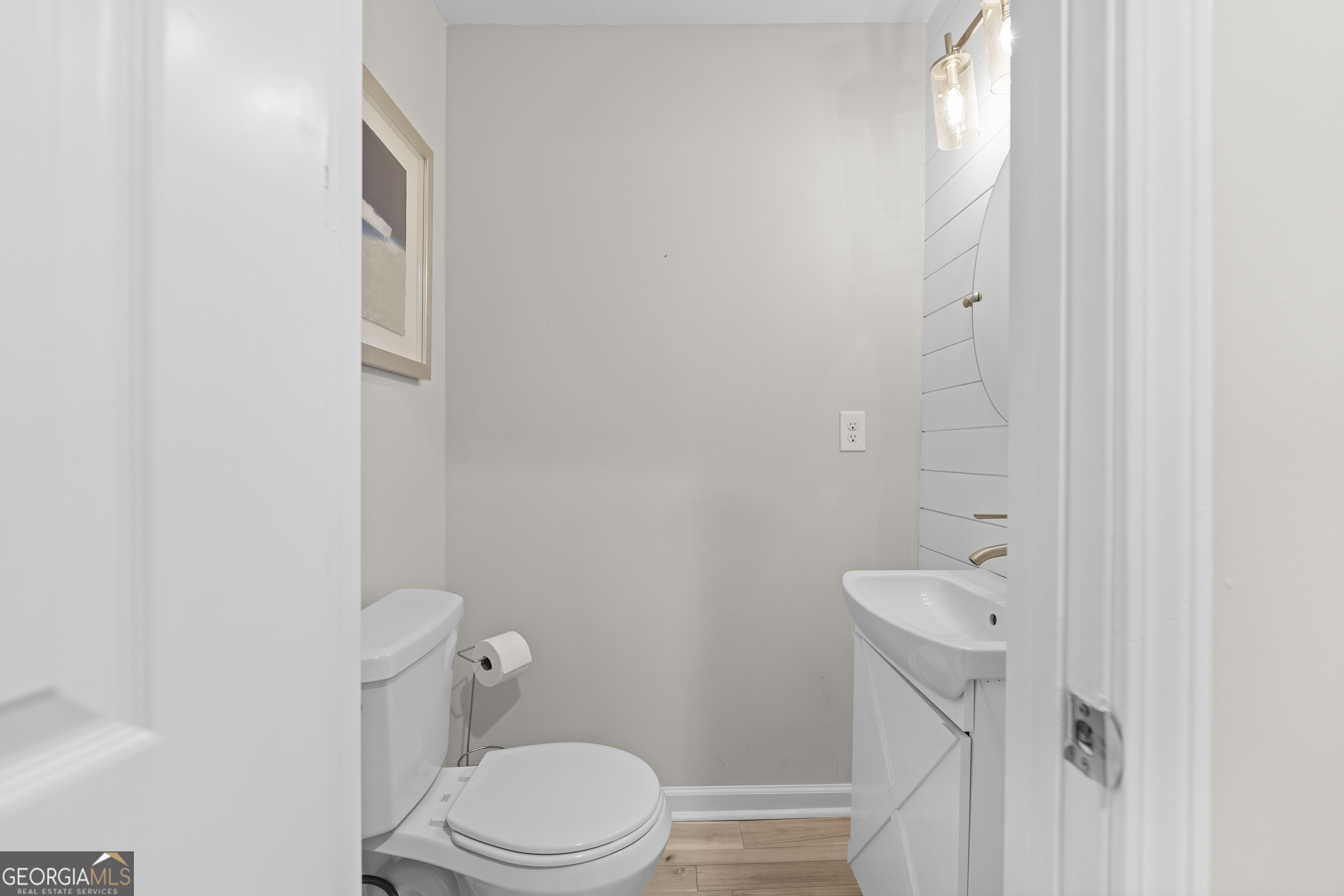 659 Lynn Valley Road SW