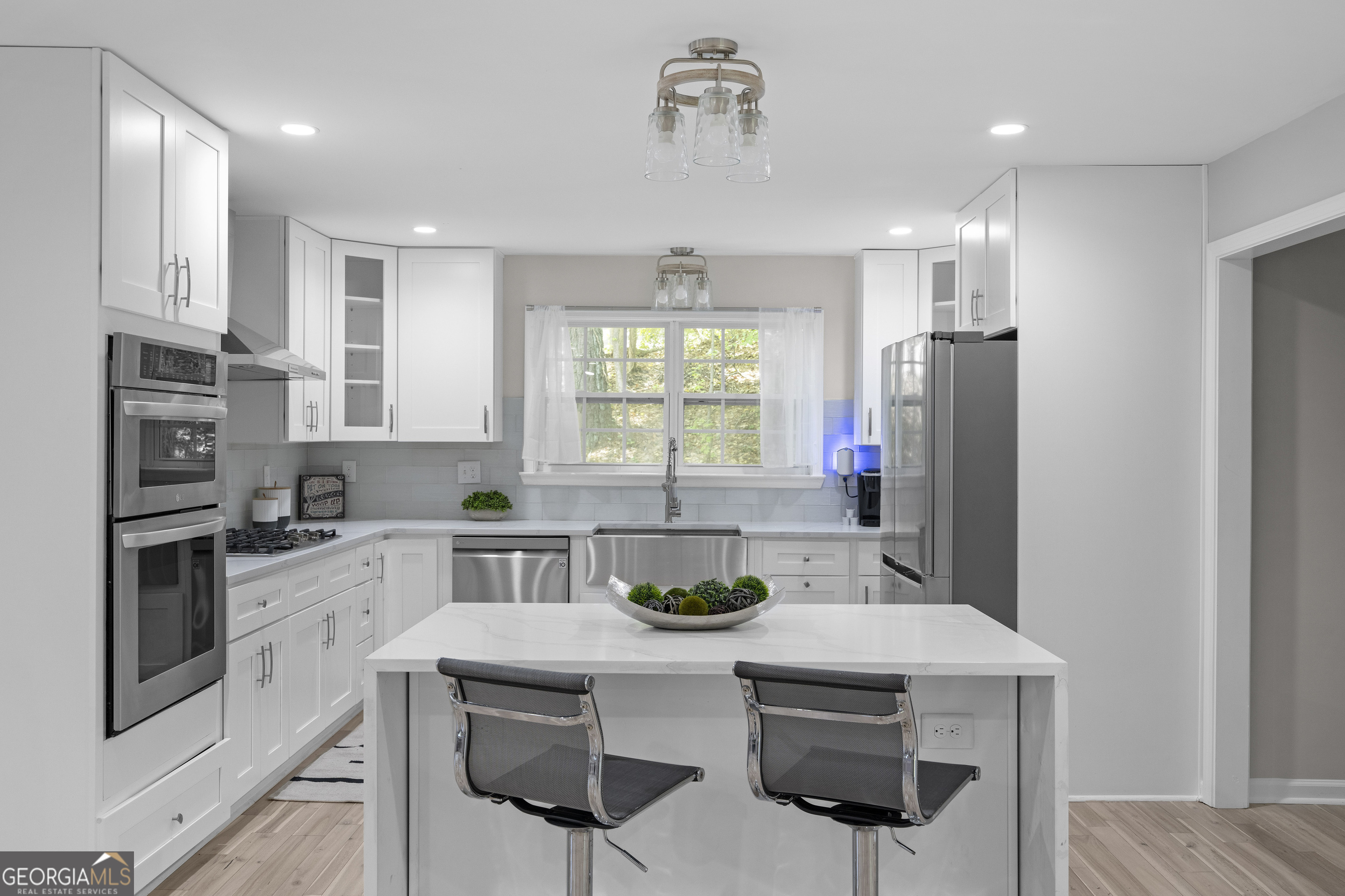 659 Lynn Valley Road SW