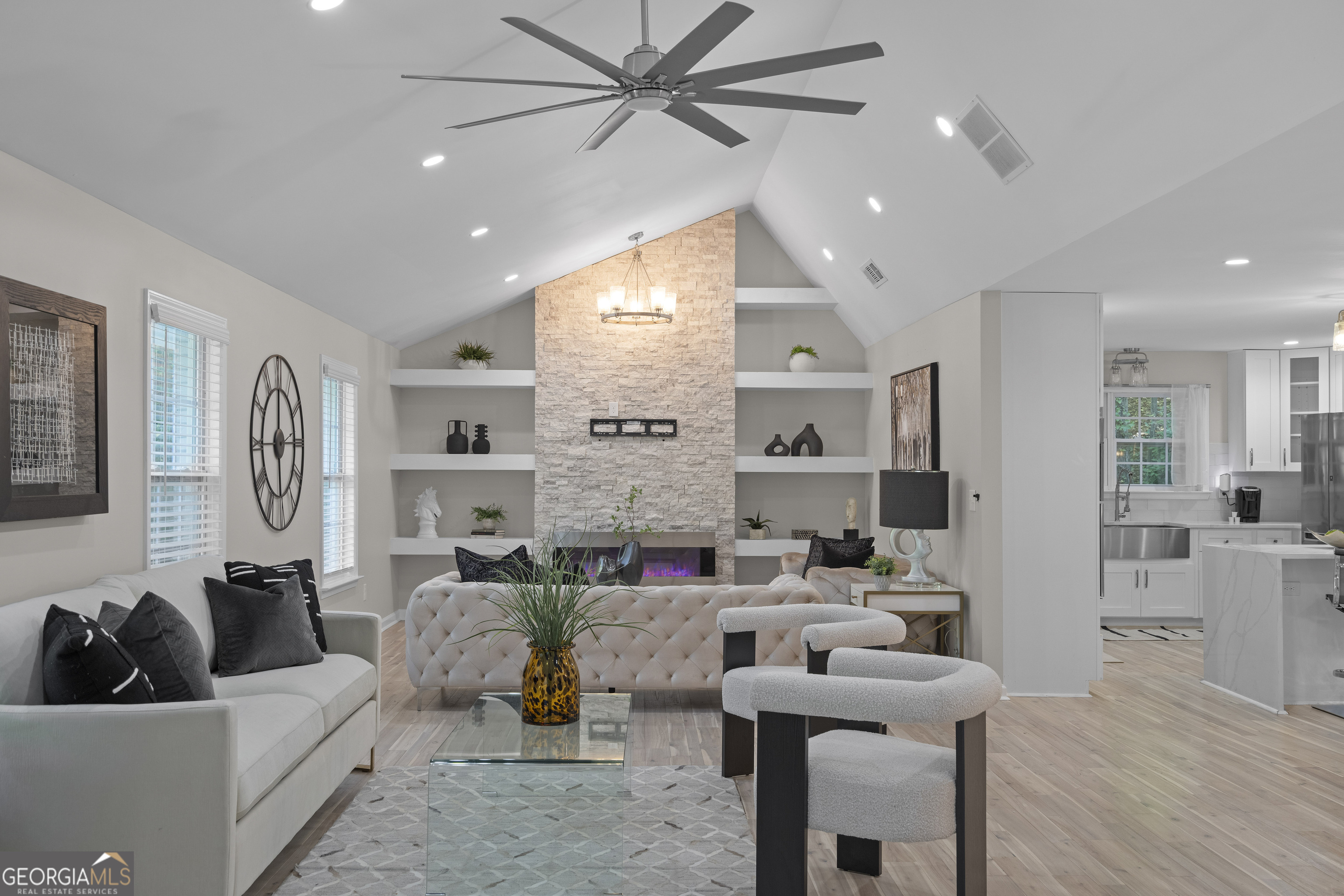 659 Lynn Valley Road SW