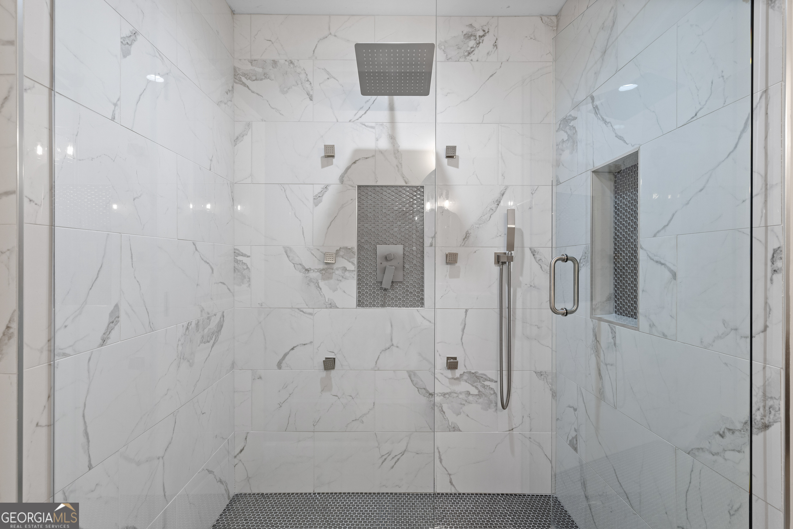 659 Lynn Valley Road SW