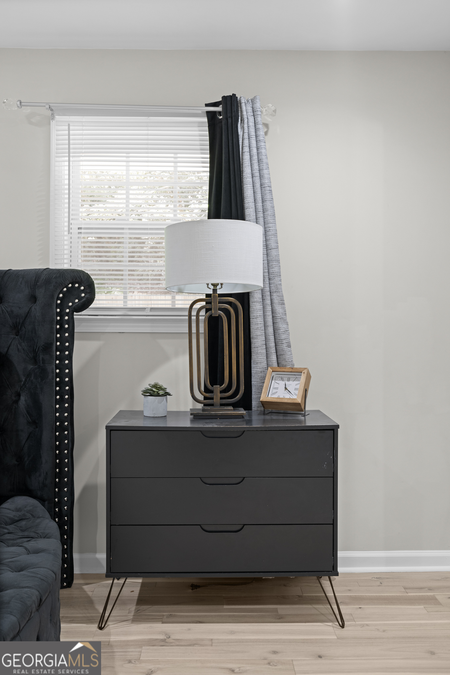 659 Lynn Valley Road SW