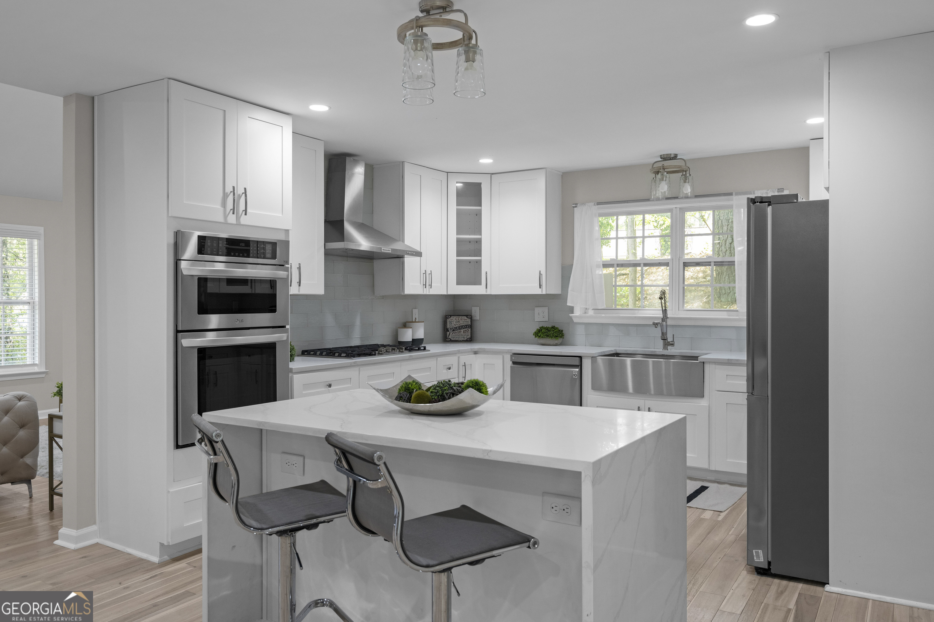 659 Lynn Valley Road SW