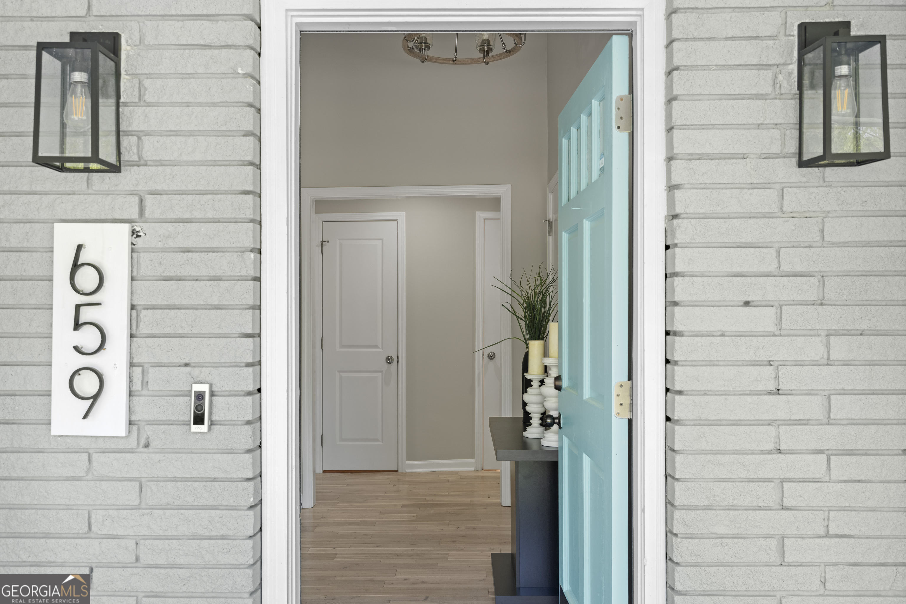 659 Lynn Valley Road SW