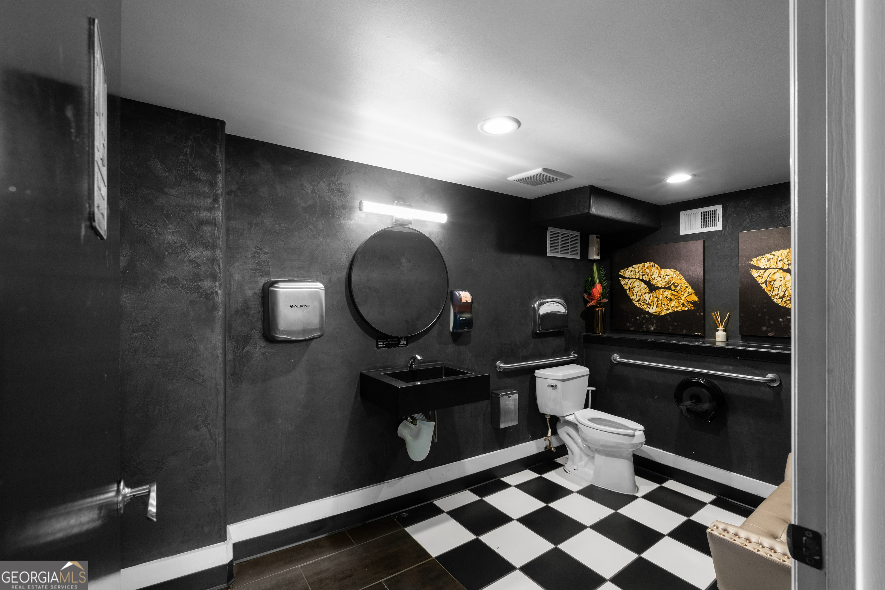 281 Peters Street SW