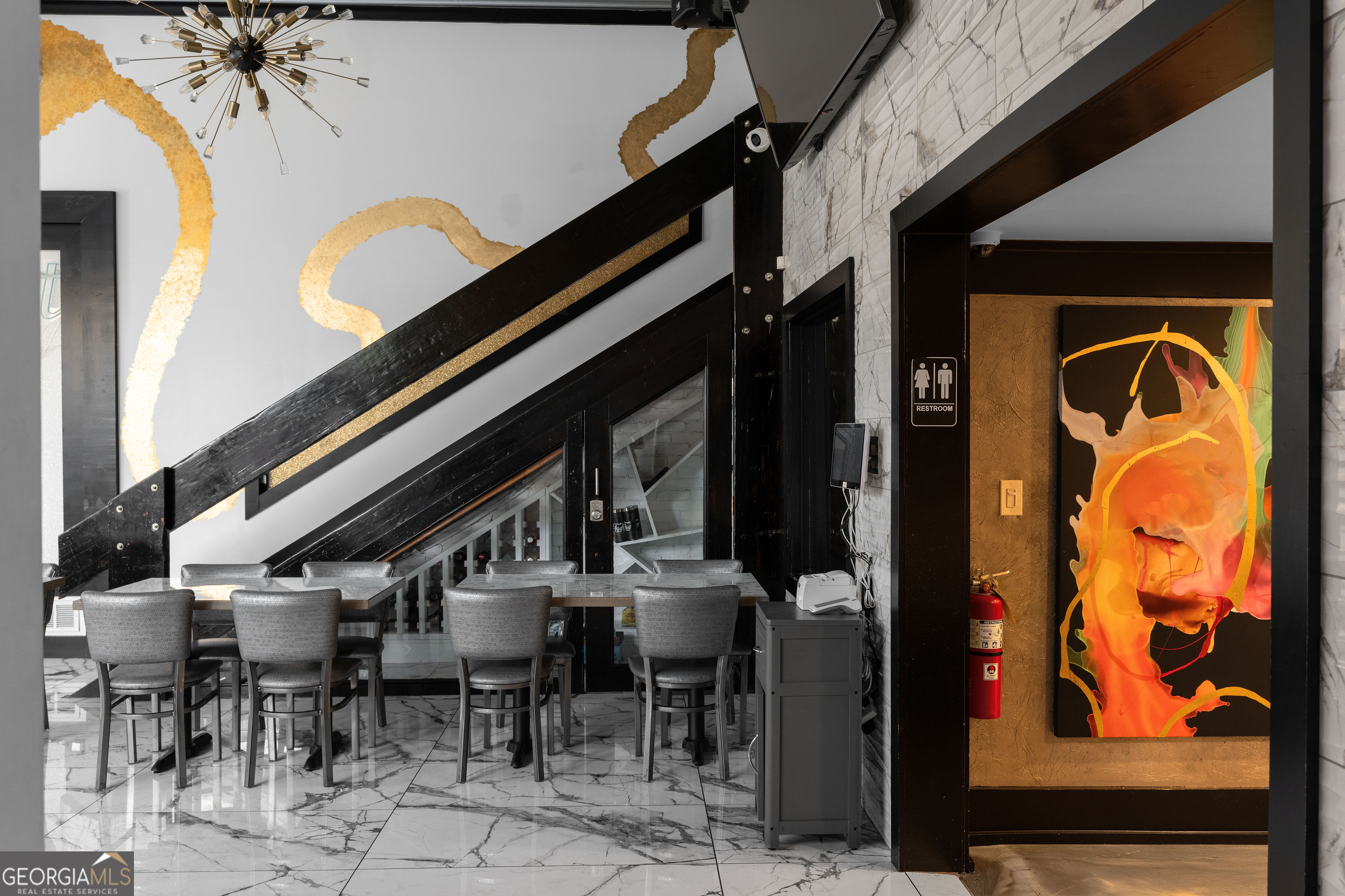 281 Peters Street SW