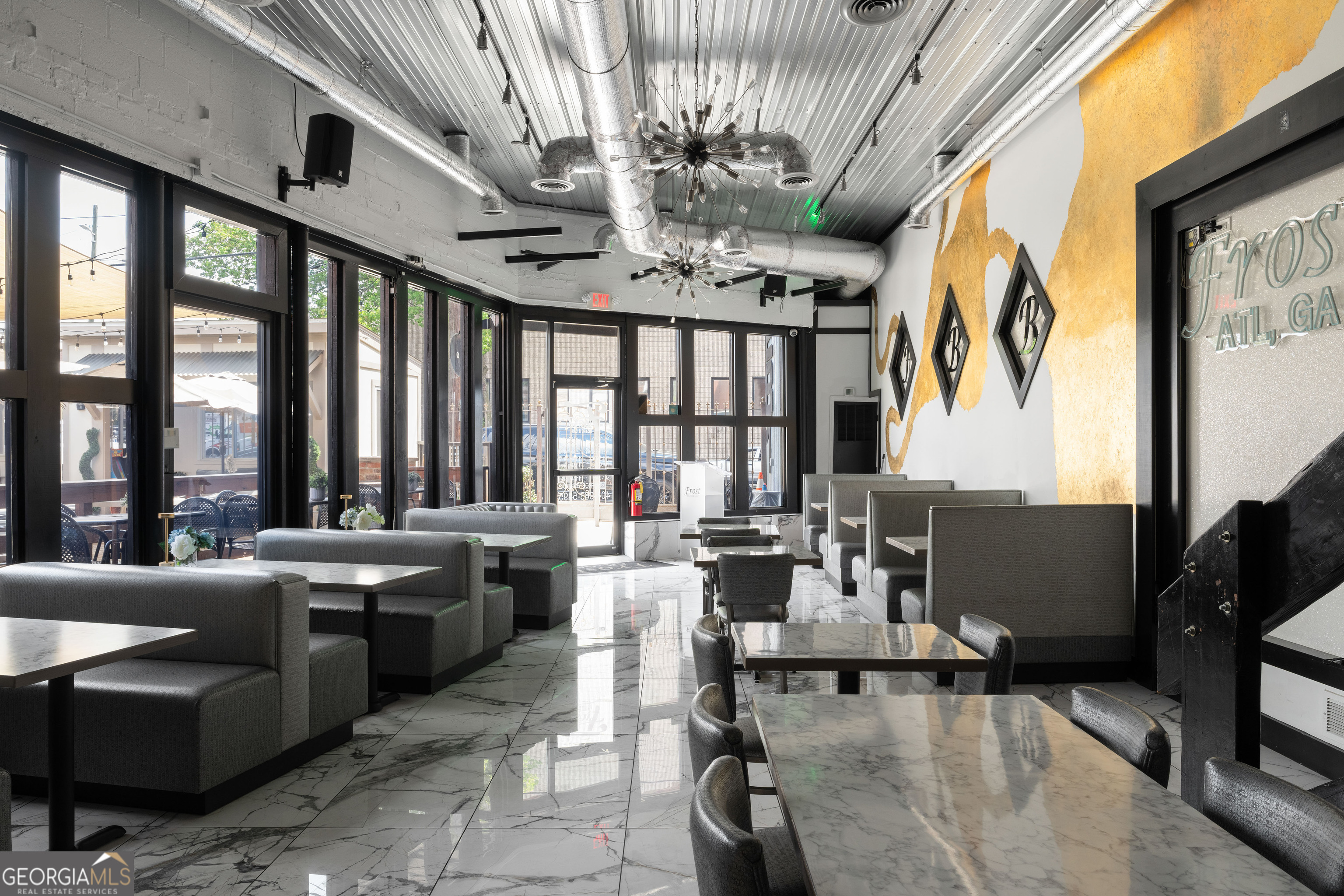 281 Peters Street SW