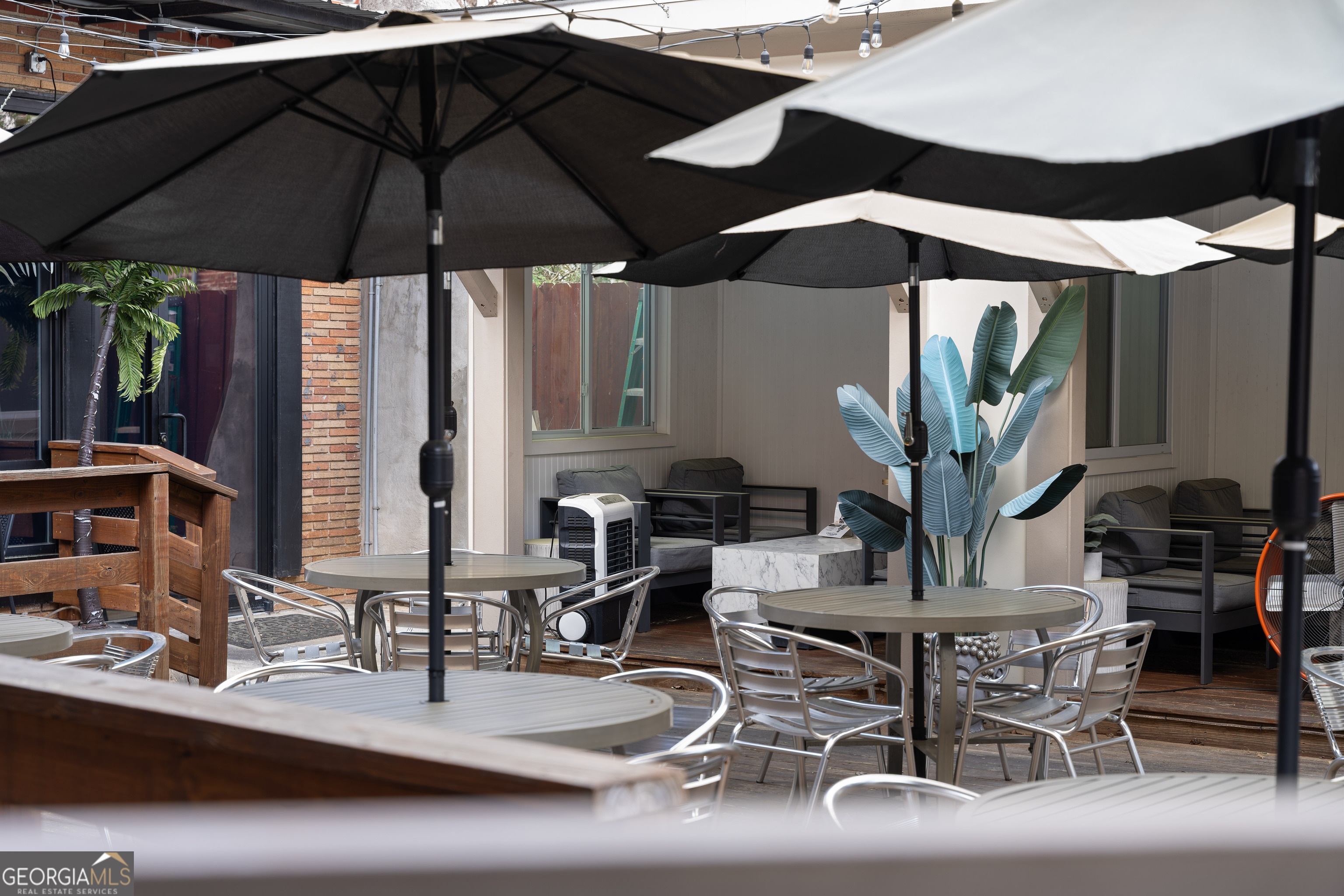 281 Peters Street SW