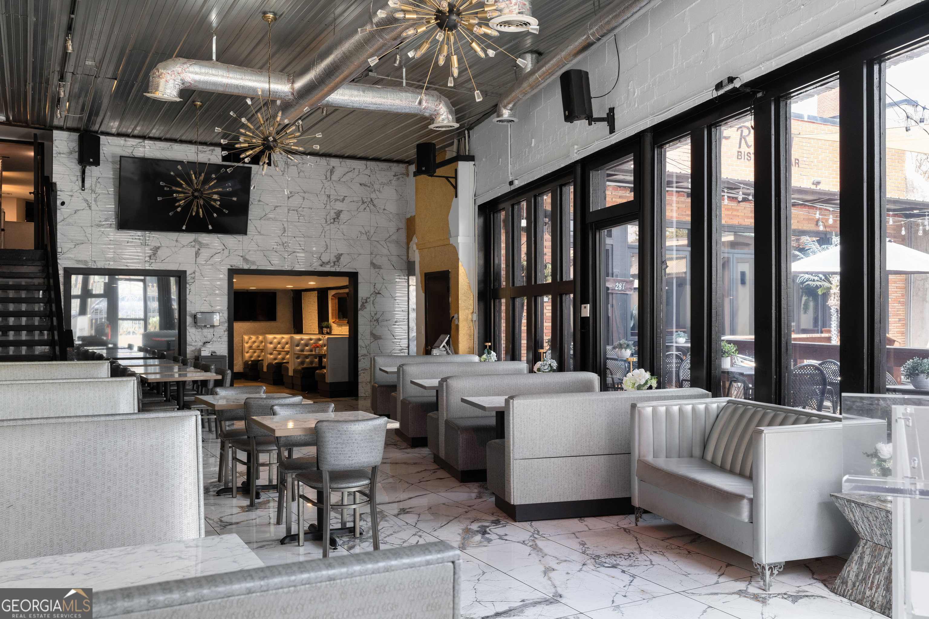 281 Peters Street SW