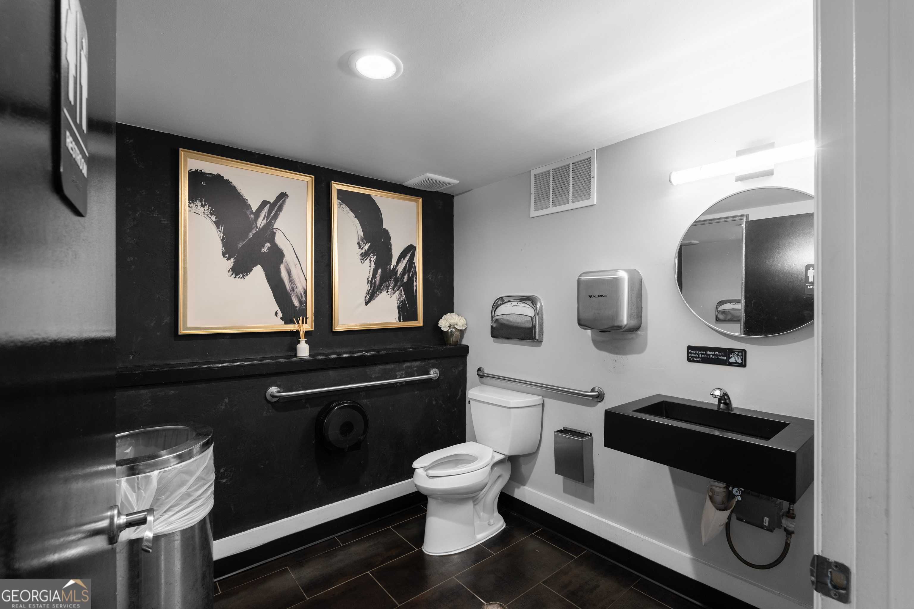 281 Peters Street SW