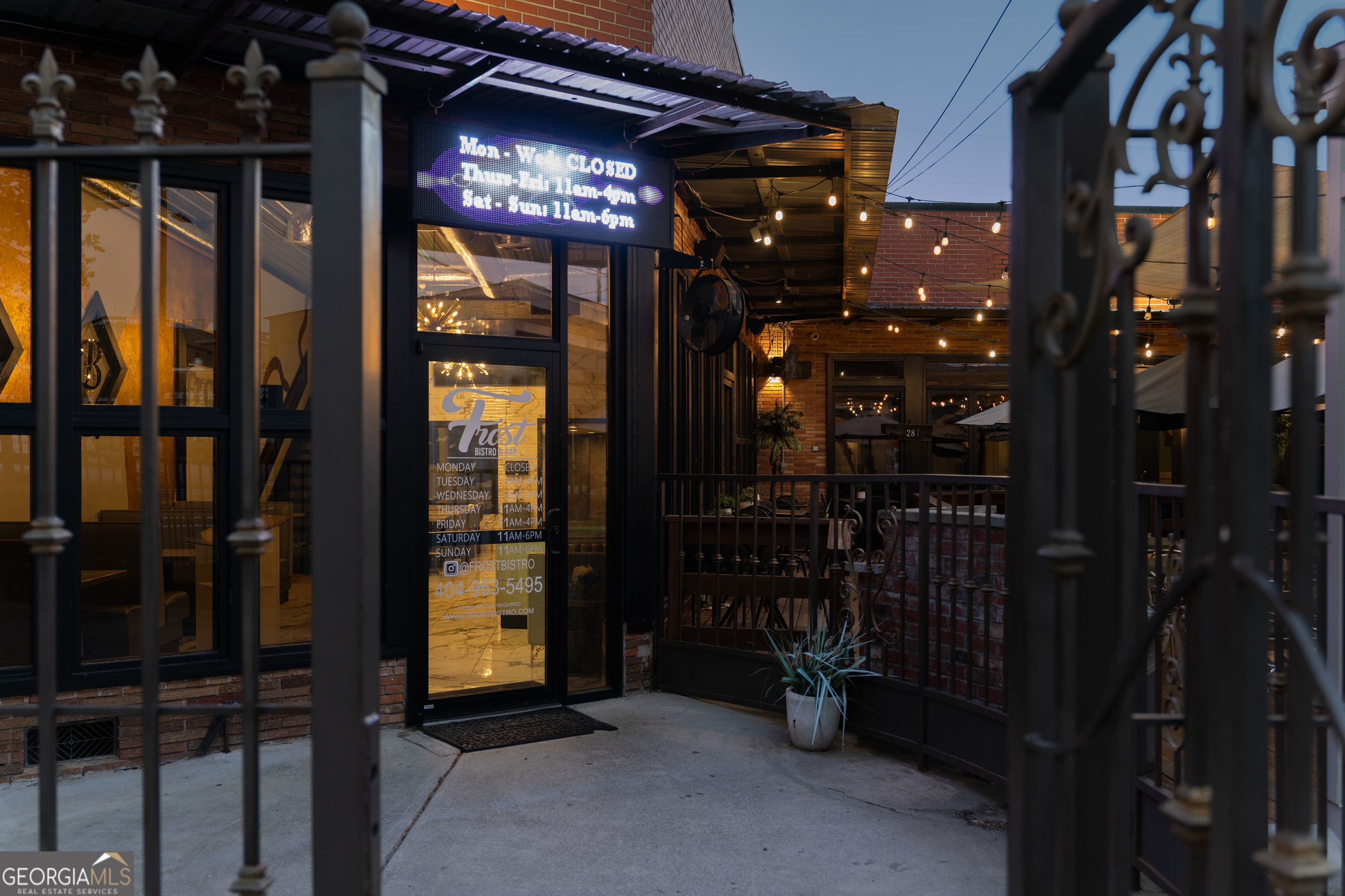 281 Peters Street SW