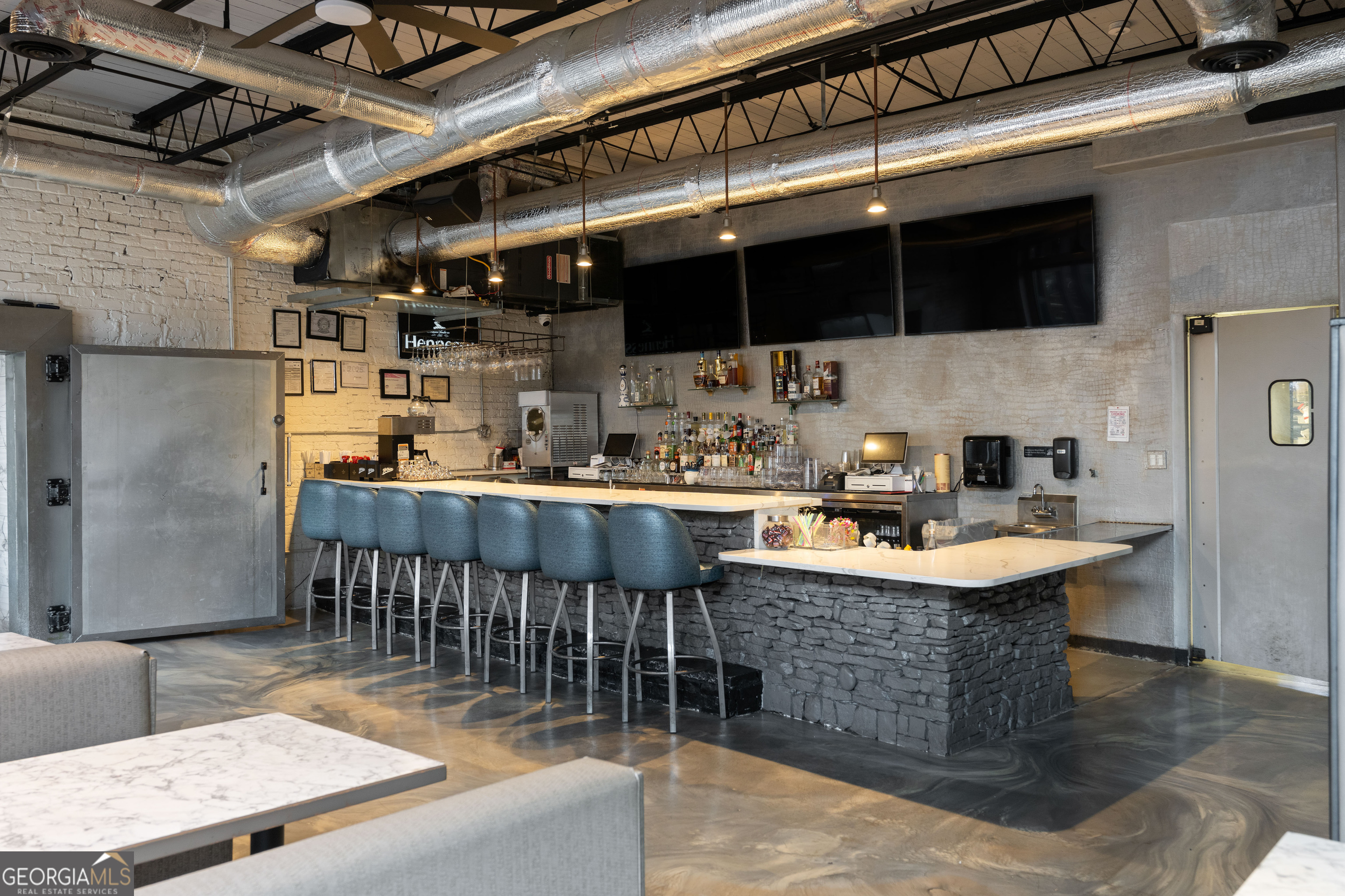 281 Peters Street SW