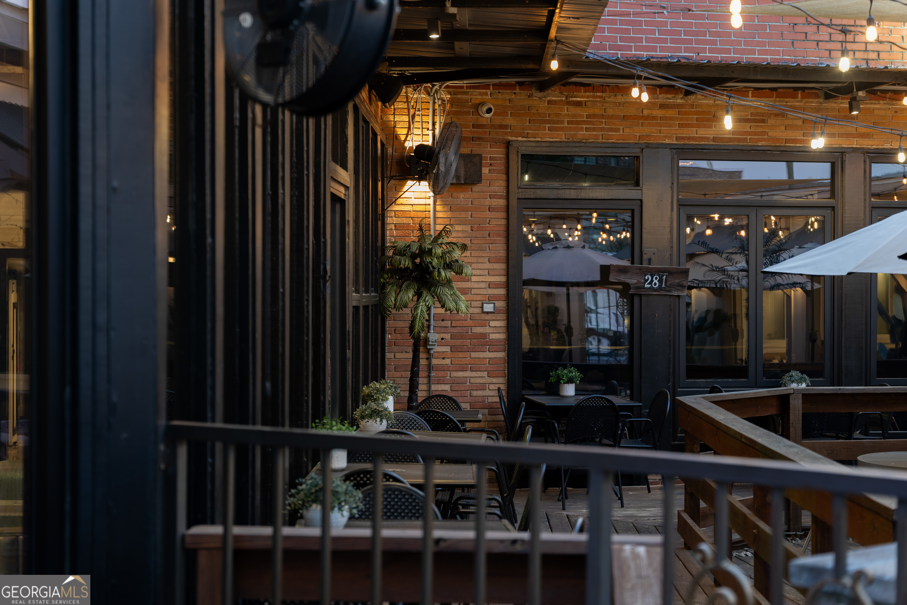 281 Peters Street SW