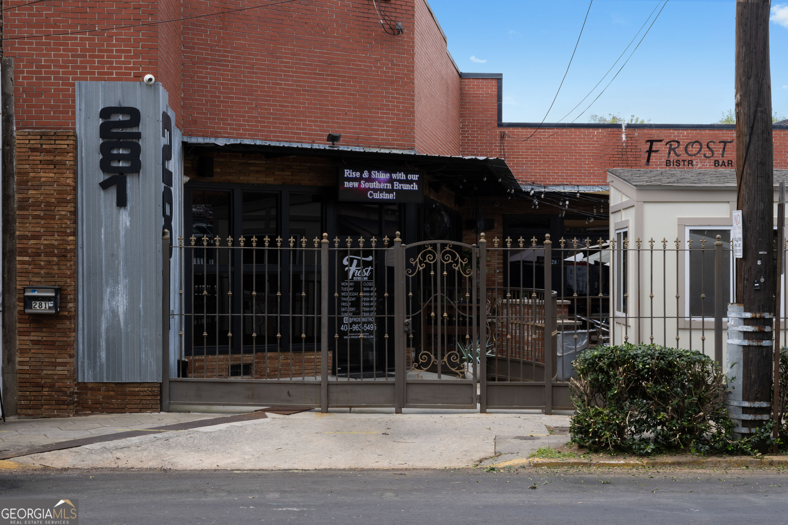 281 Peters Street SW