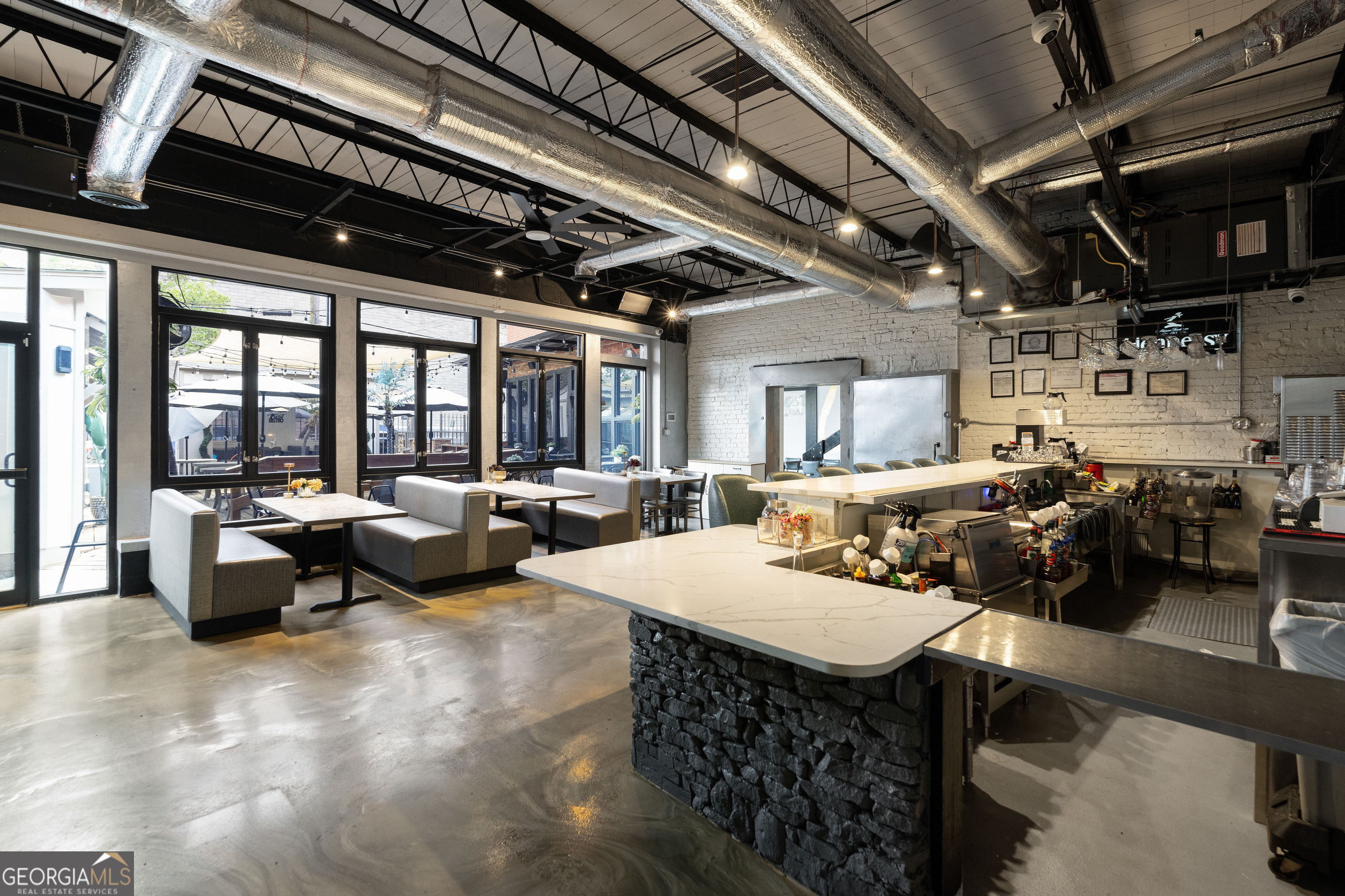 281 Peters Street SW