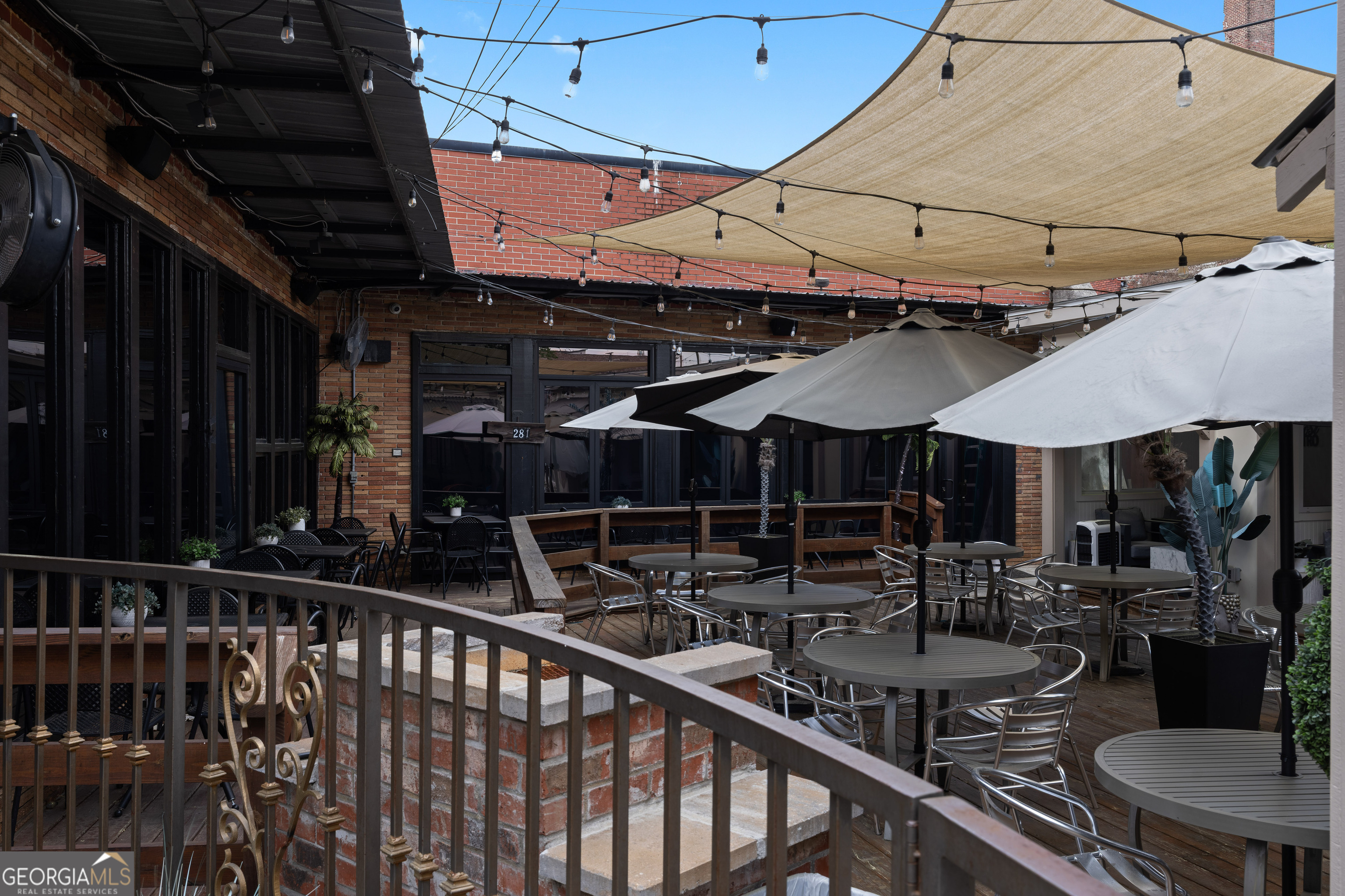 281 Peters Street SW