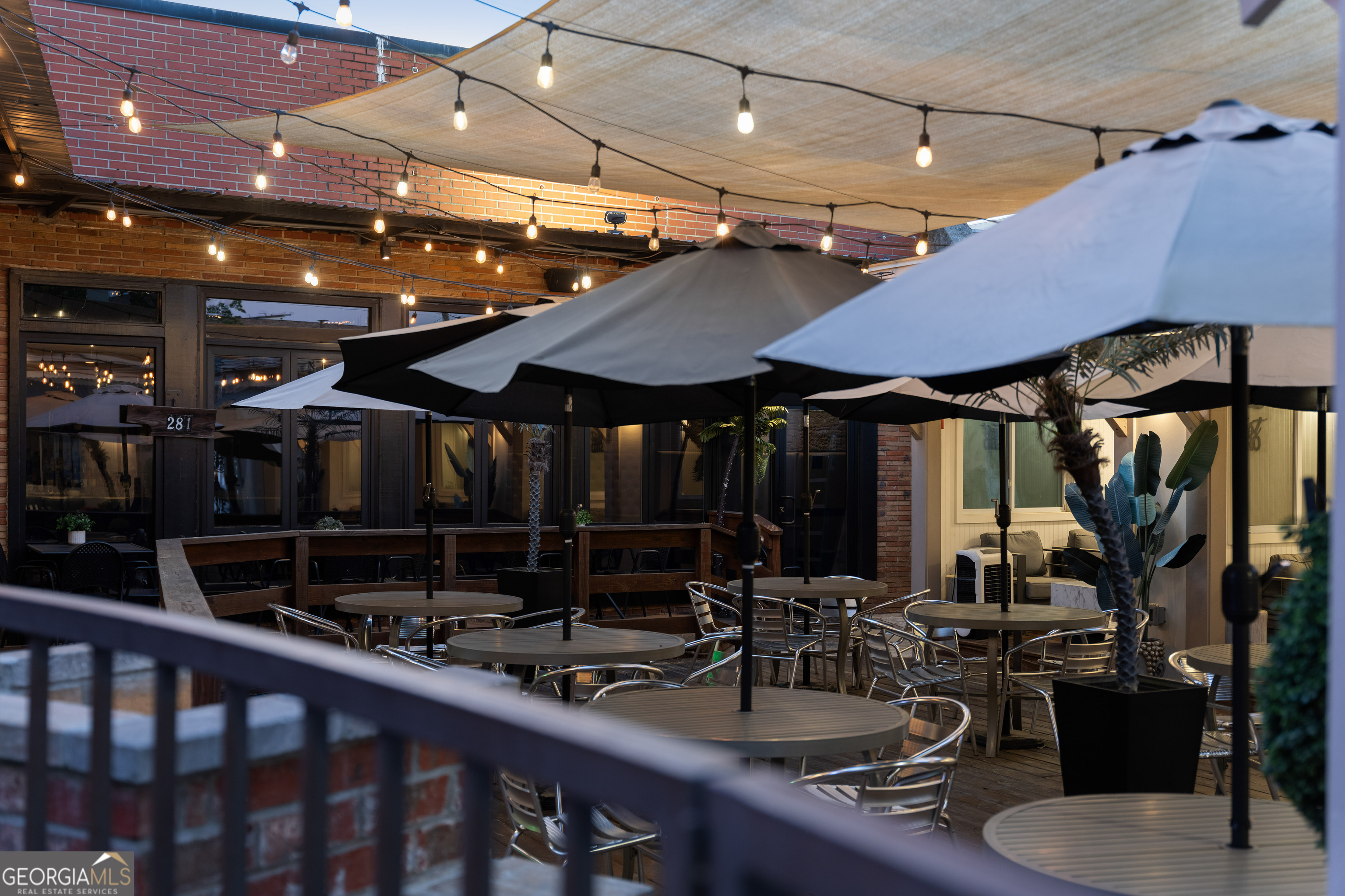 281 Peters Street SW