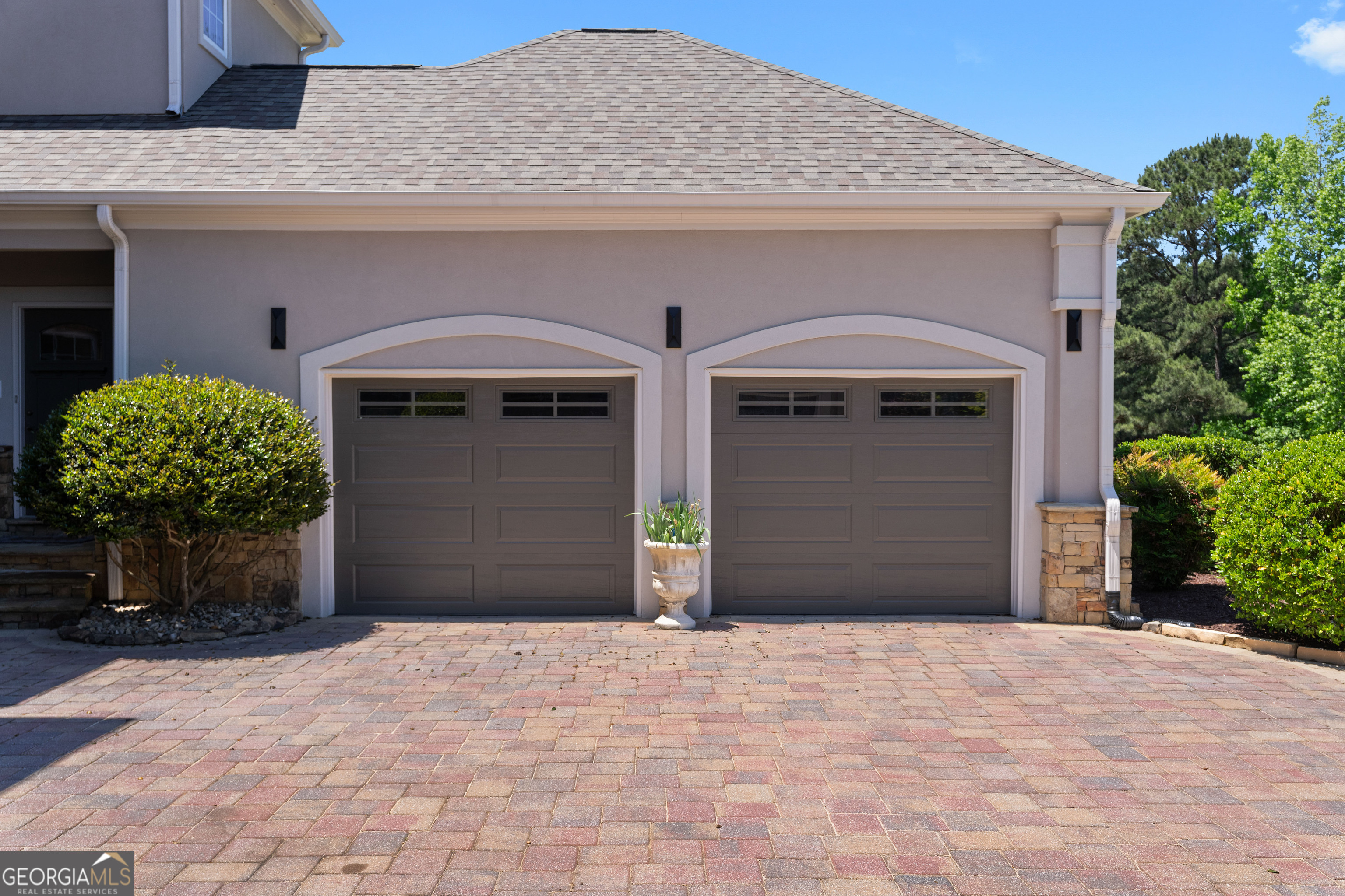 525 Waters Way