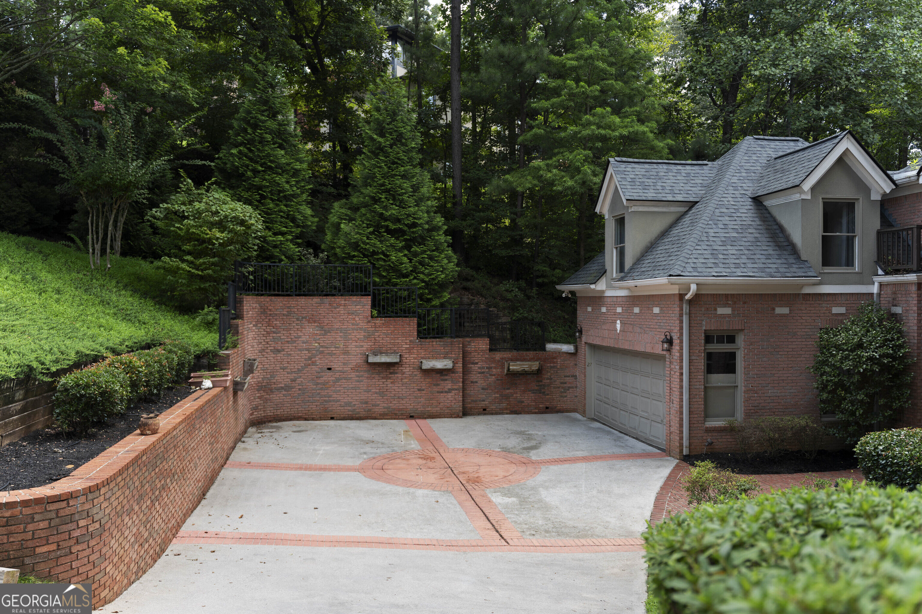 27 Wing Mill Road