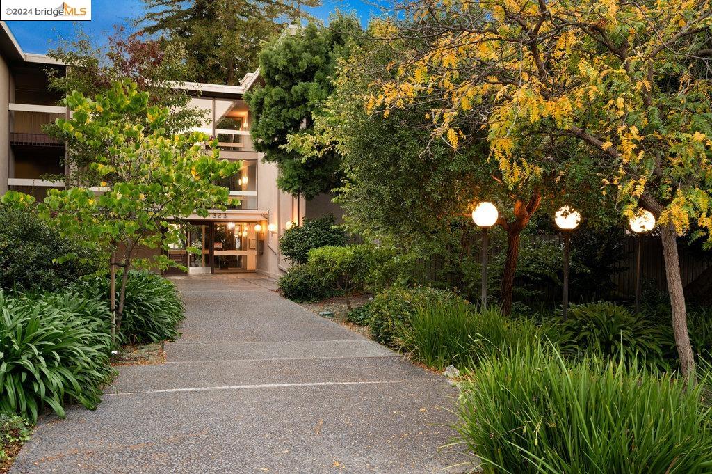 323 Monte Vista Ave # 210