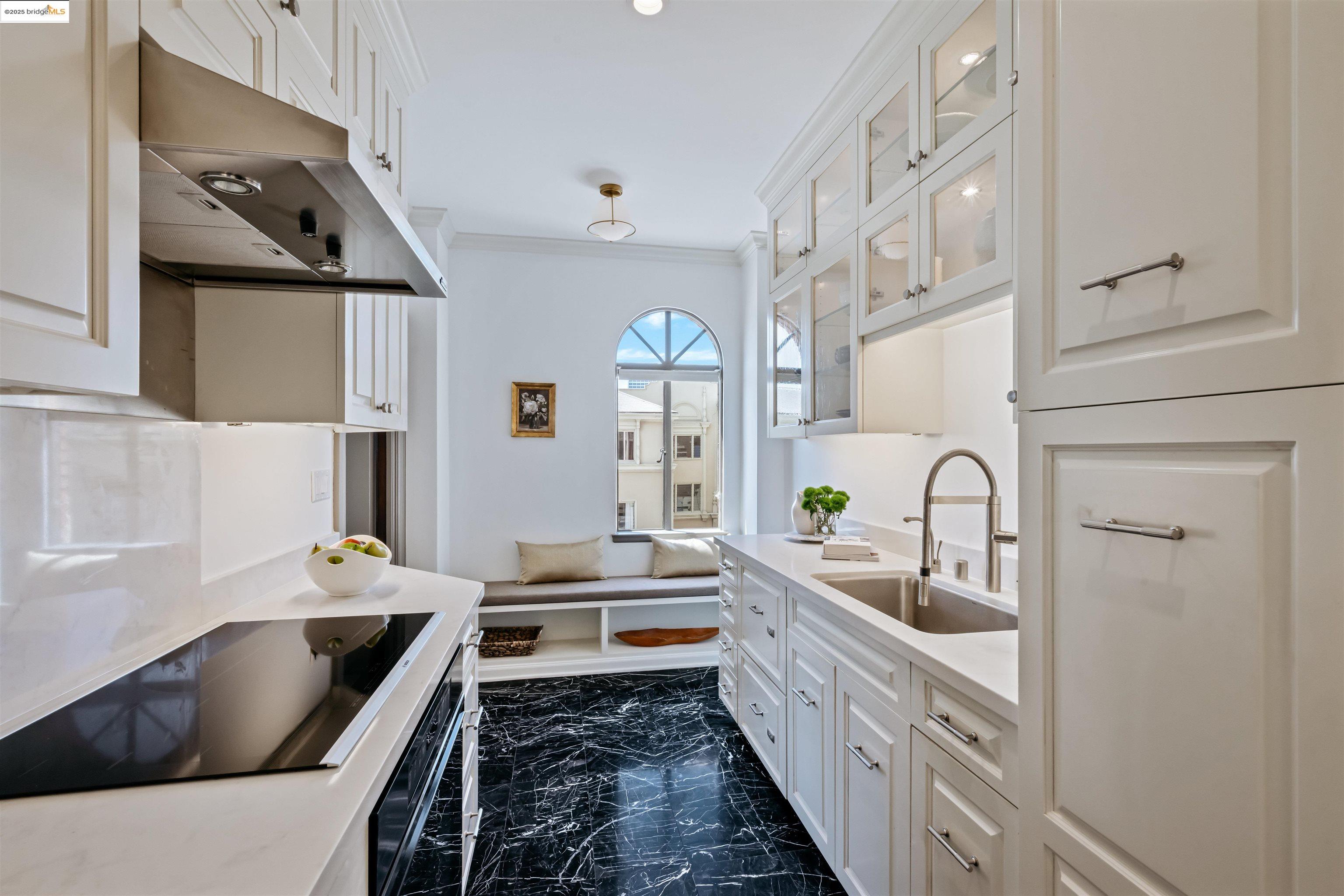 492 Staten Ave # 301