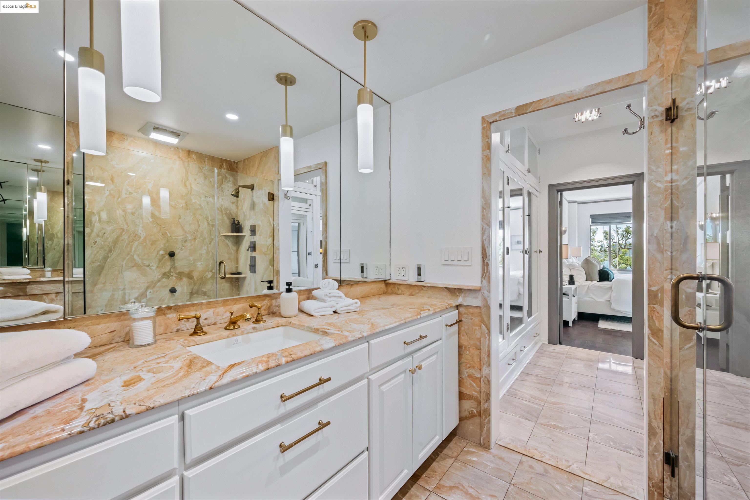 492 Staten Ave # 301