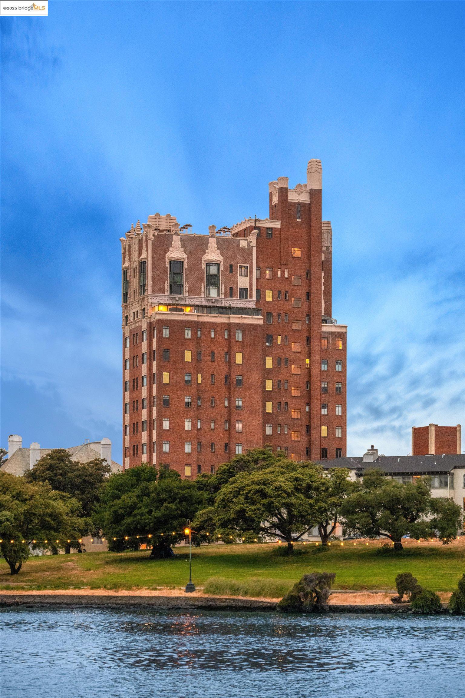 492 Staten Ave # 301