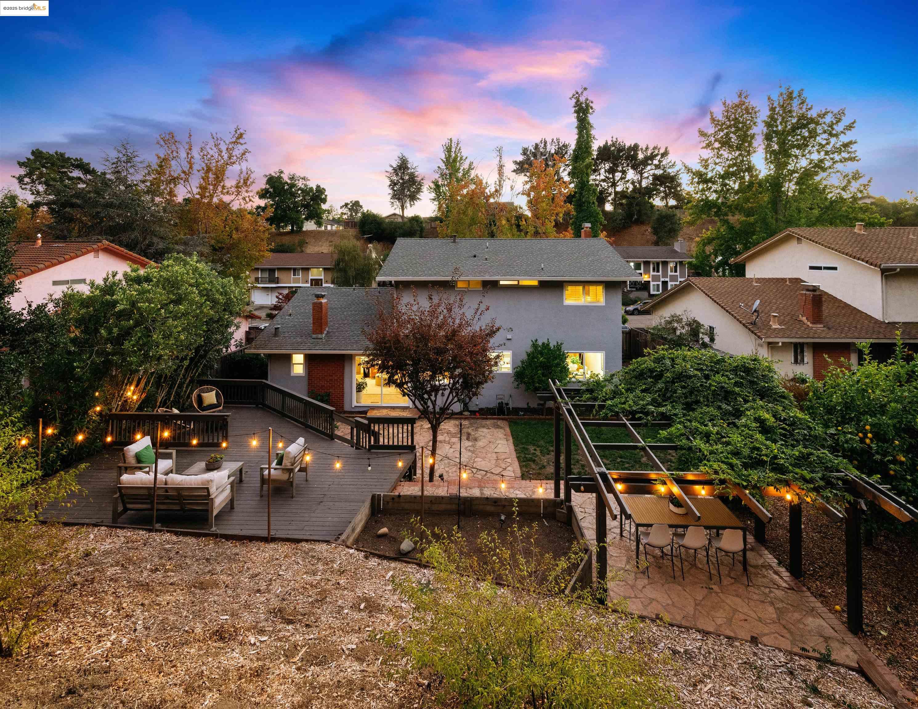 7796 Surrey Ln