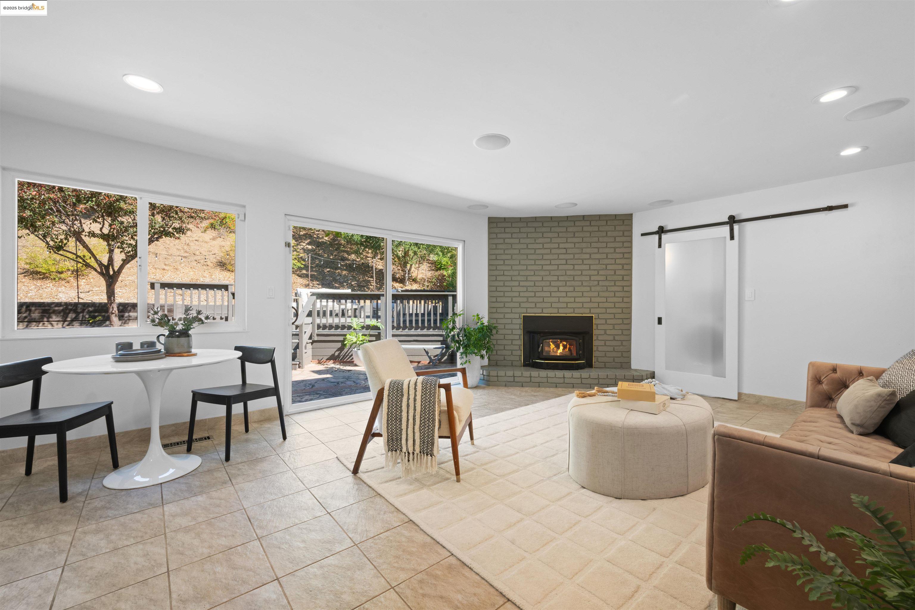 7796 Surrey Ln