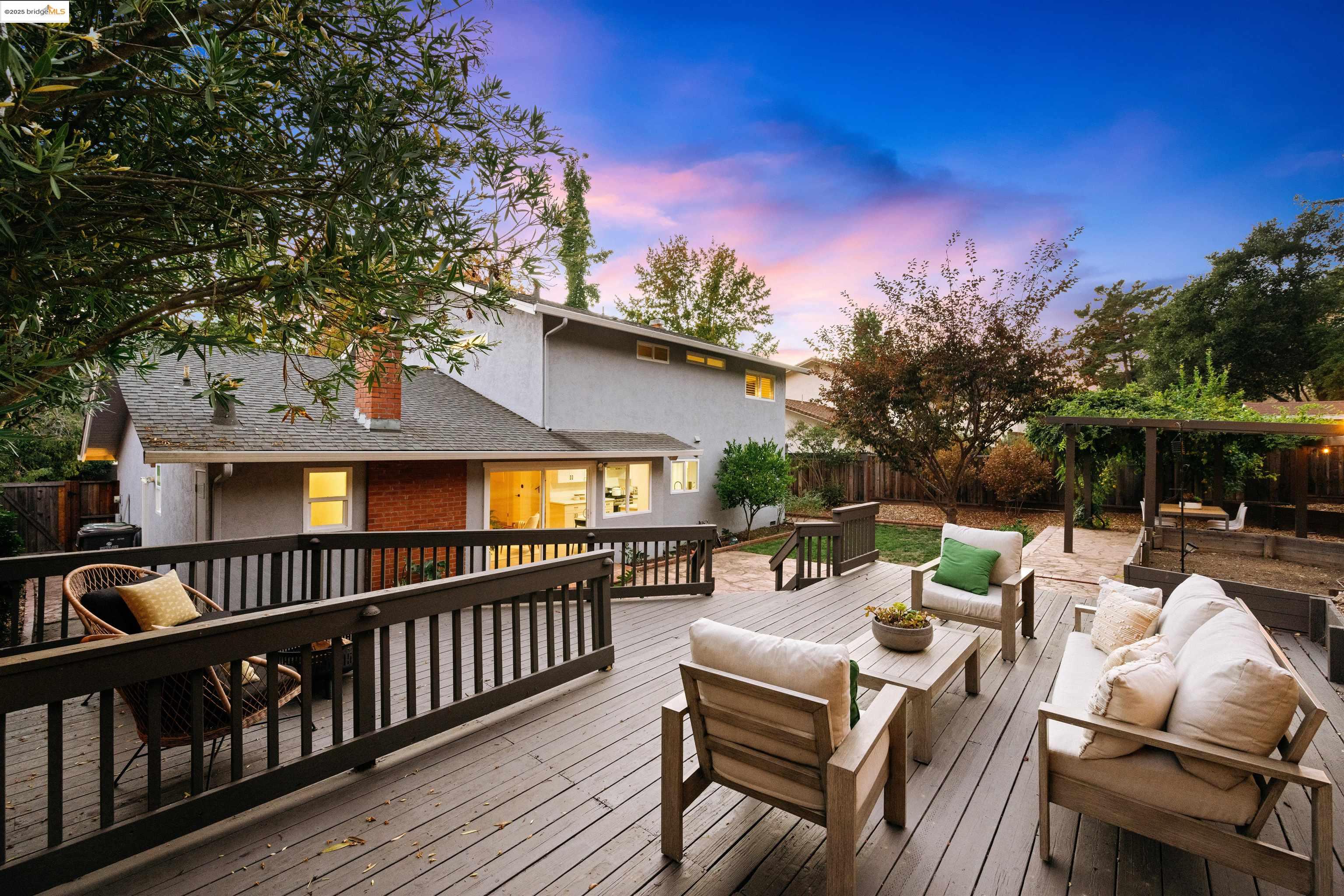 7796 Surrey Ln